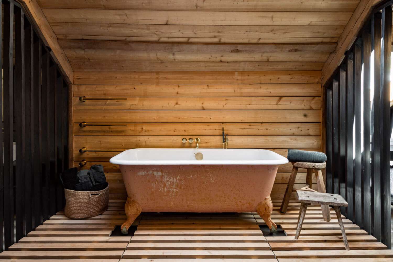 An Industrial Barn Conversion In The English Countryside 19 industrial barn conversion england nordroom18 An Industrial Barn Conversion In The English Countryside