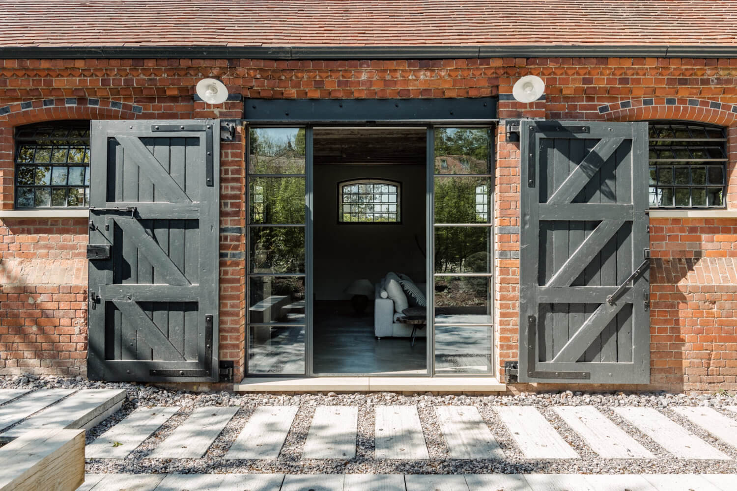 An Industrial Barn Conversion In The English Countryside 21 industrial barn conversion england nordroom20 An Industrial Barn Conversion In The English Countryside