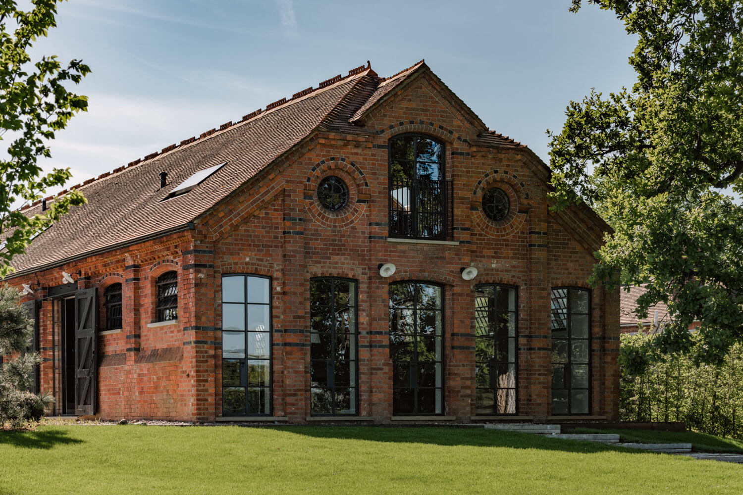 An Industrial Barn Conversion In The English Countryside 24 industrial barn conversion england nordroom23 An Industrial Barn Conversion In The English Countryside