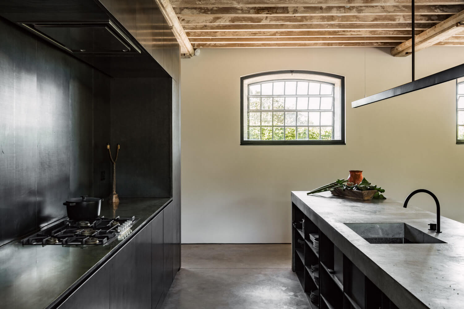 An Industrial Barn Conversion In The English Countryside 7 industrial barn conversion england nordroom6 An Industrial Barn Conversion In The English Countryside
