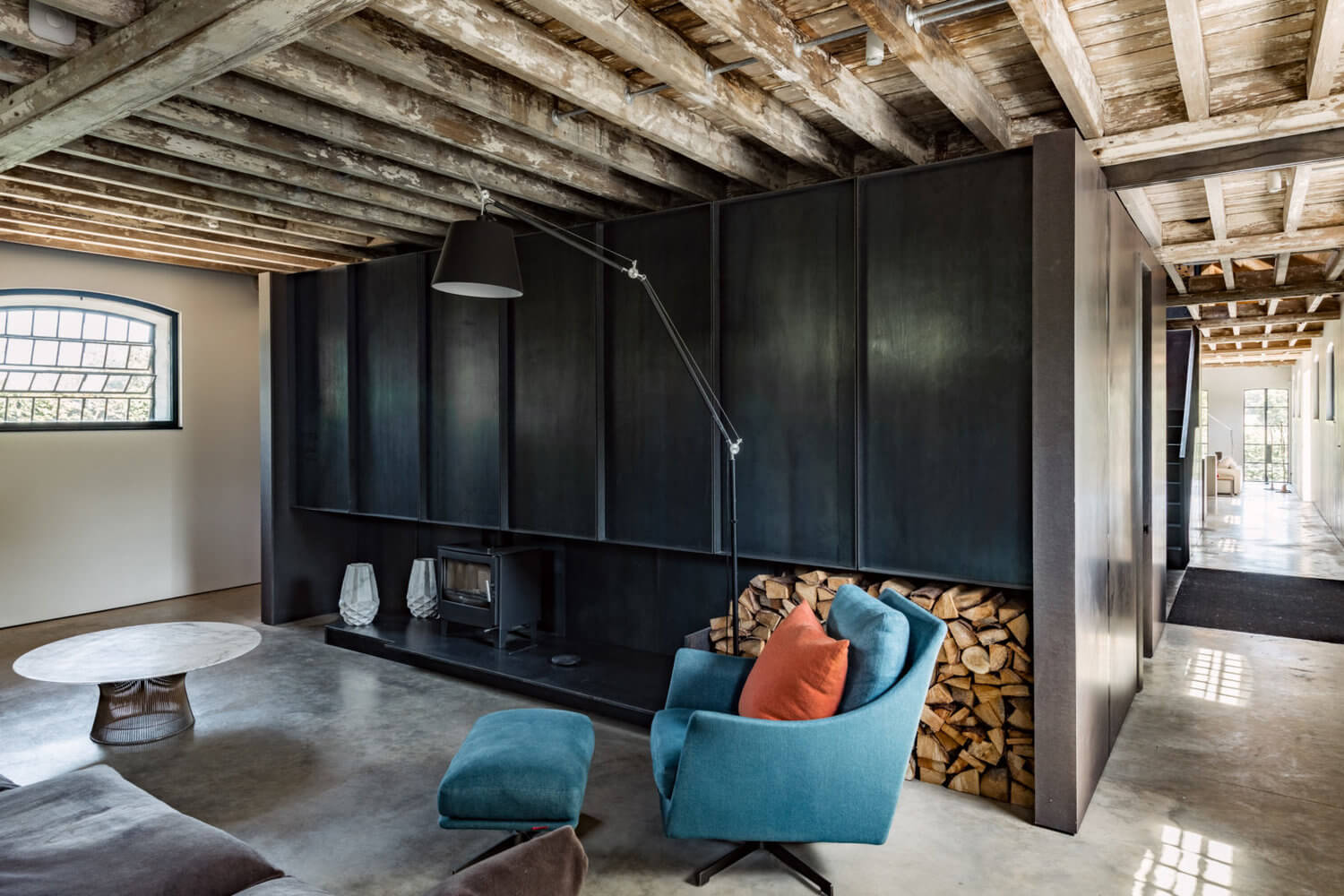 An Industrial Barn Conversion In The English Countryside 10 industrial barn conversion england nordroom9 An Industrial Barn Conversion In The English Countryside