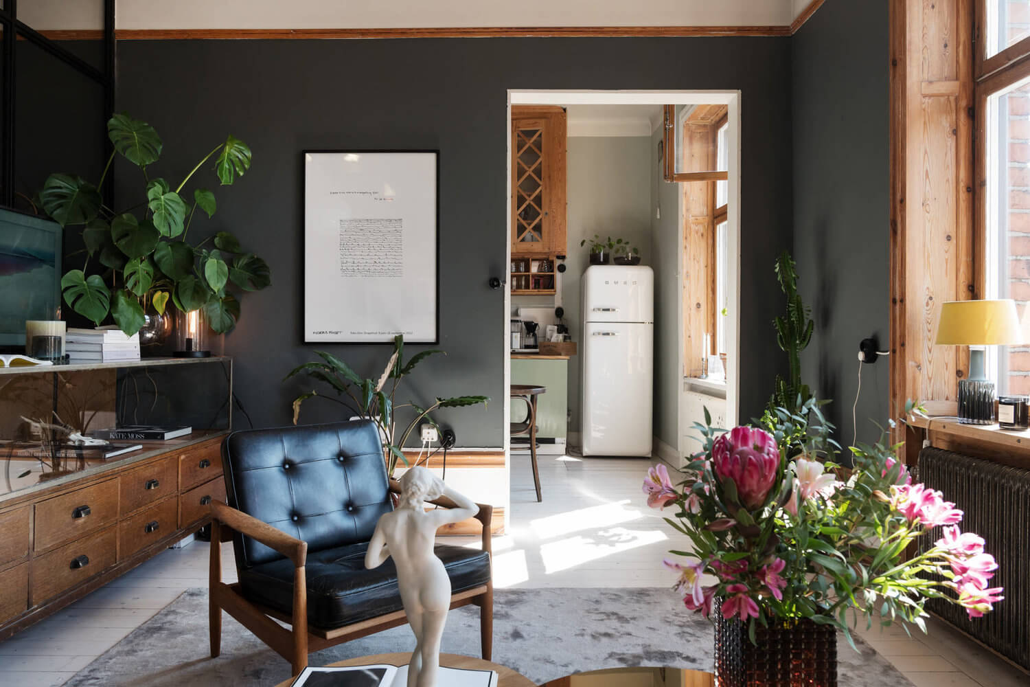 A Stylish Small Apartment Decorated in Warm Tones 3 small apartment warm tones nordroom2 A Stylish Small Apartment Decorated in Warm Tones