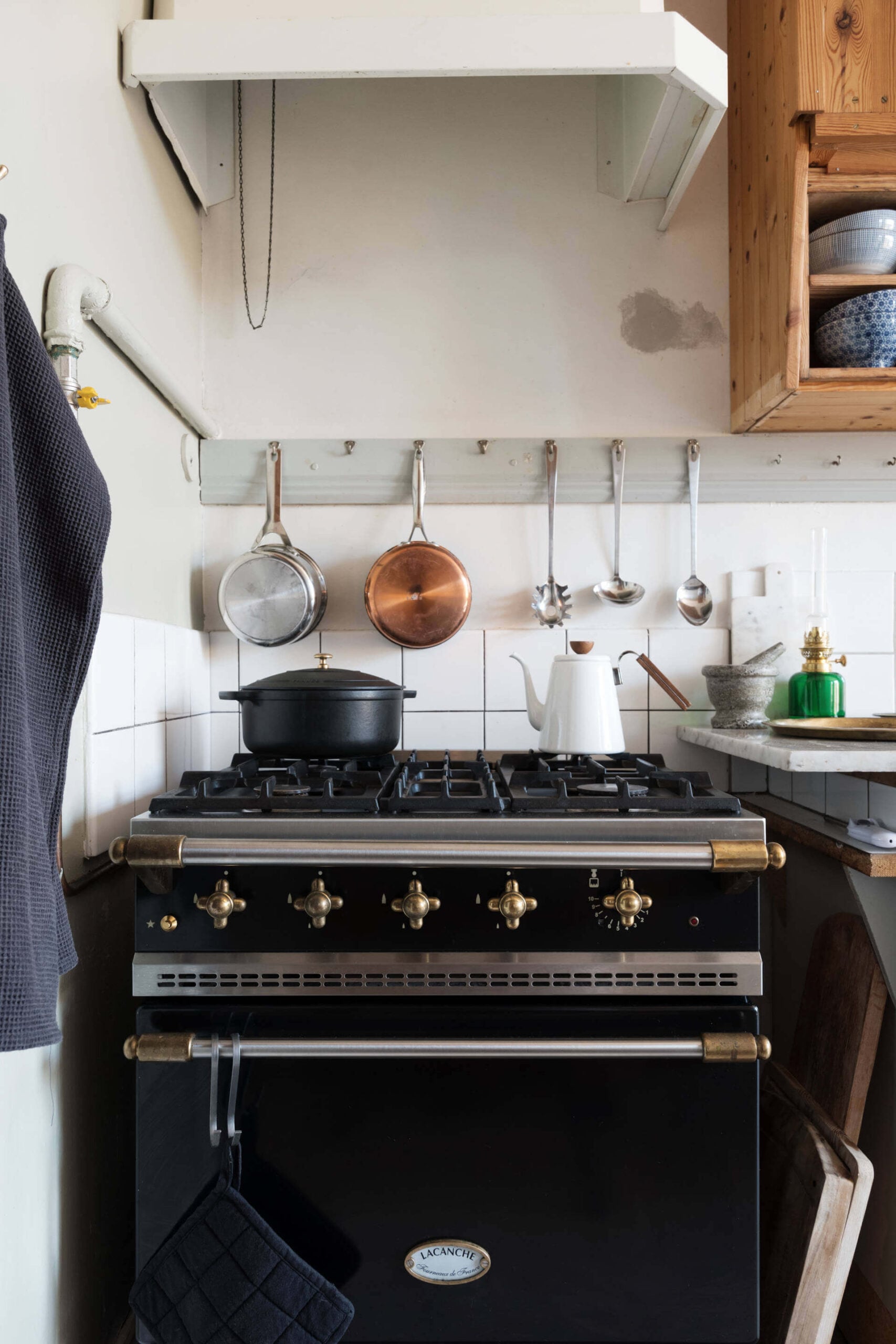 A Stylish Small Apartment Decorated in Warm Tones 9 small apartment warm tones nordroom8 scaled A Stylish Small Apartment Decorated in Warm Tones
