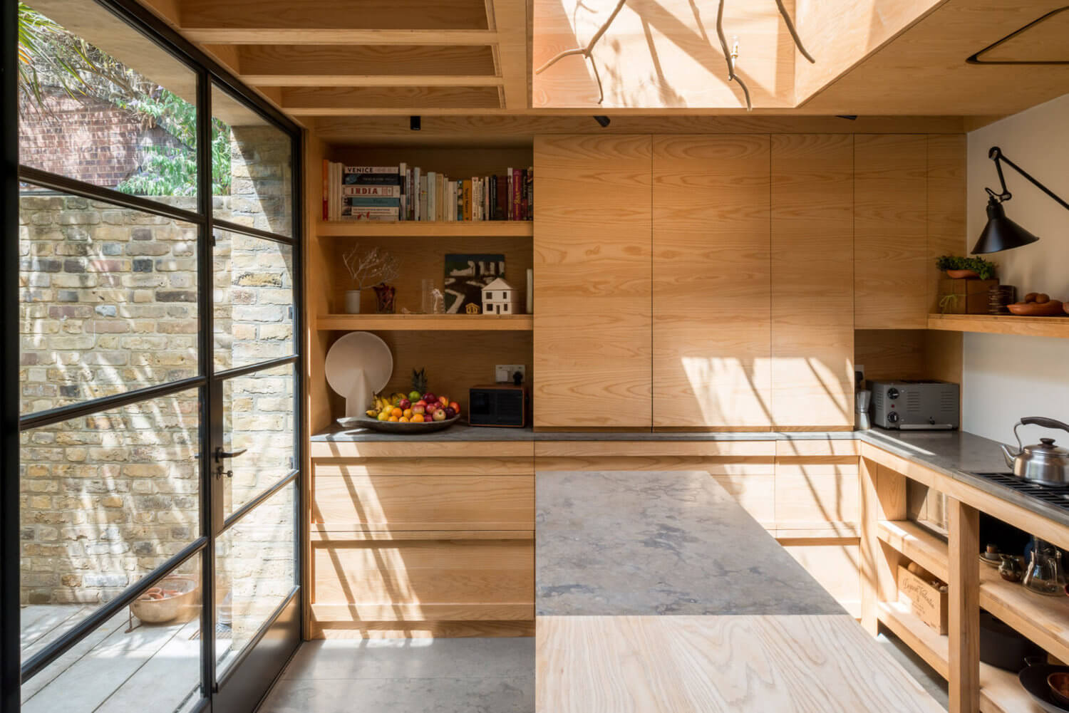 Modern & Historic Features Meet in A Victorian Home in London 2 modern historic victorian home london nordroom1 Modern & Historic Features Meet in A Victorian Home in London