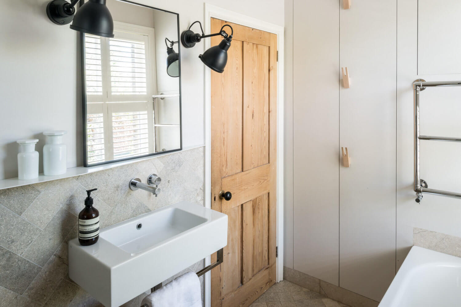 Modern & Historic Features Meet in A Victorian Home in London 21 modern historic victorian home london nordroom20 Modern & Historic Features Meet in A Victorian Home in London