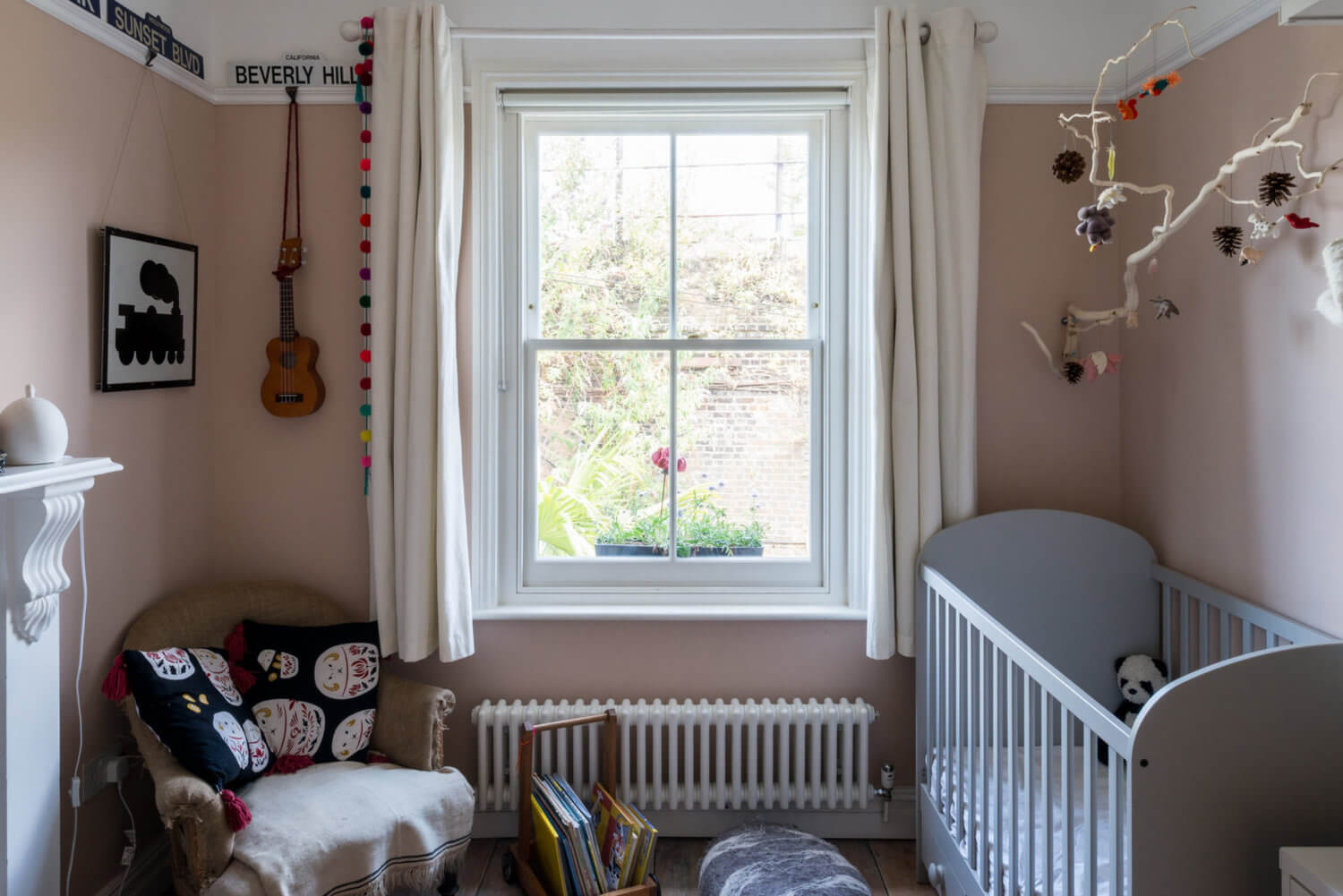 Modern & Historic Features Meet in A Victorian Home in London 22 modern historic victorian home london nordroom21 Modern & Historic Features Meet in A Victorian Home in London