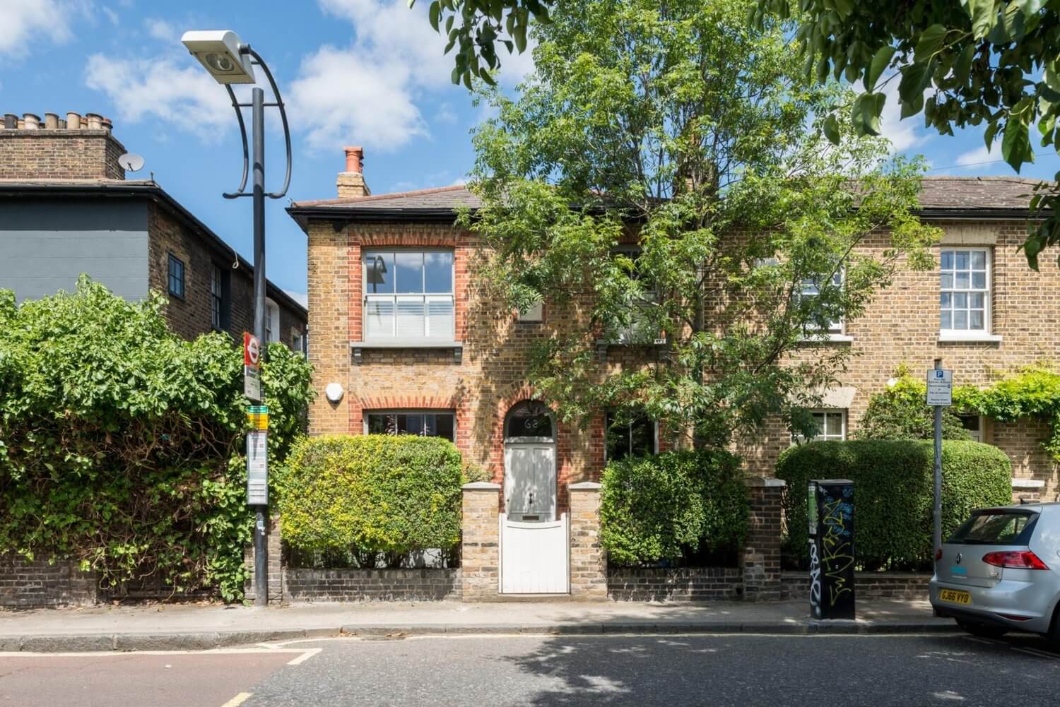 Modern & Historic Features Meet in A Victorian Home in London 25 modern historic victorian home london nordroom24 Modern & Historic Features Meet in A Victorian Home in London