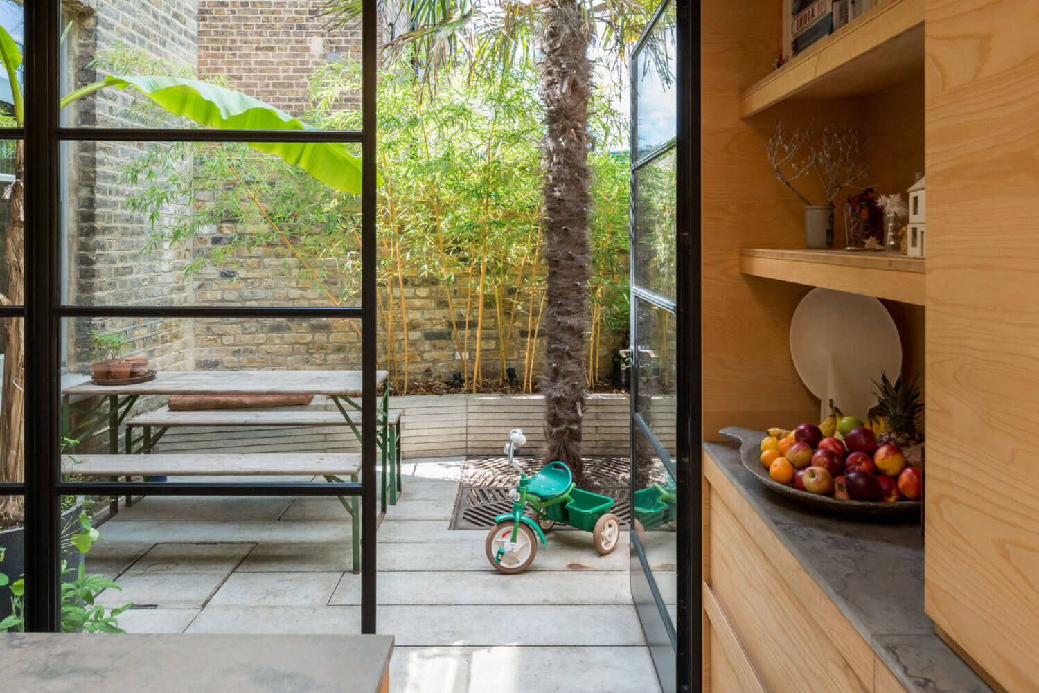 Modern & Historic Features Meet in A Victorian Home in London 7 modern historic victorian home london nordroom6 Modern & Historic Features Meet in A Victorian Home in London