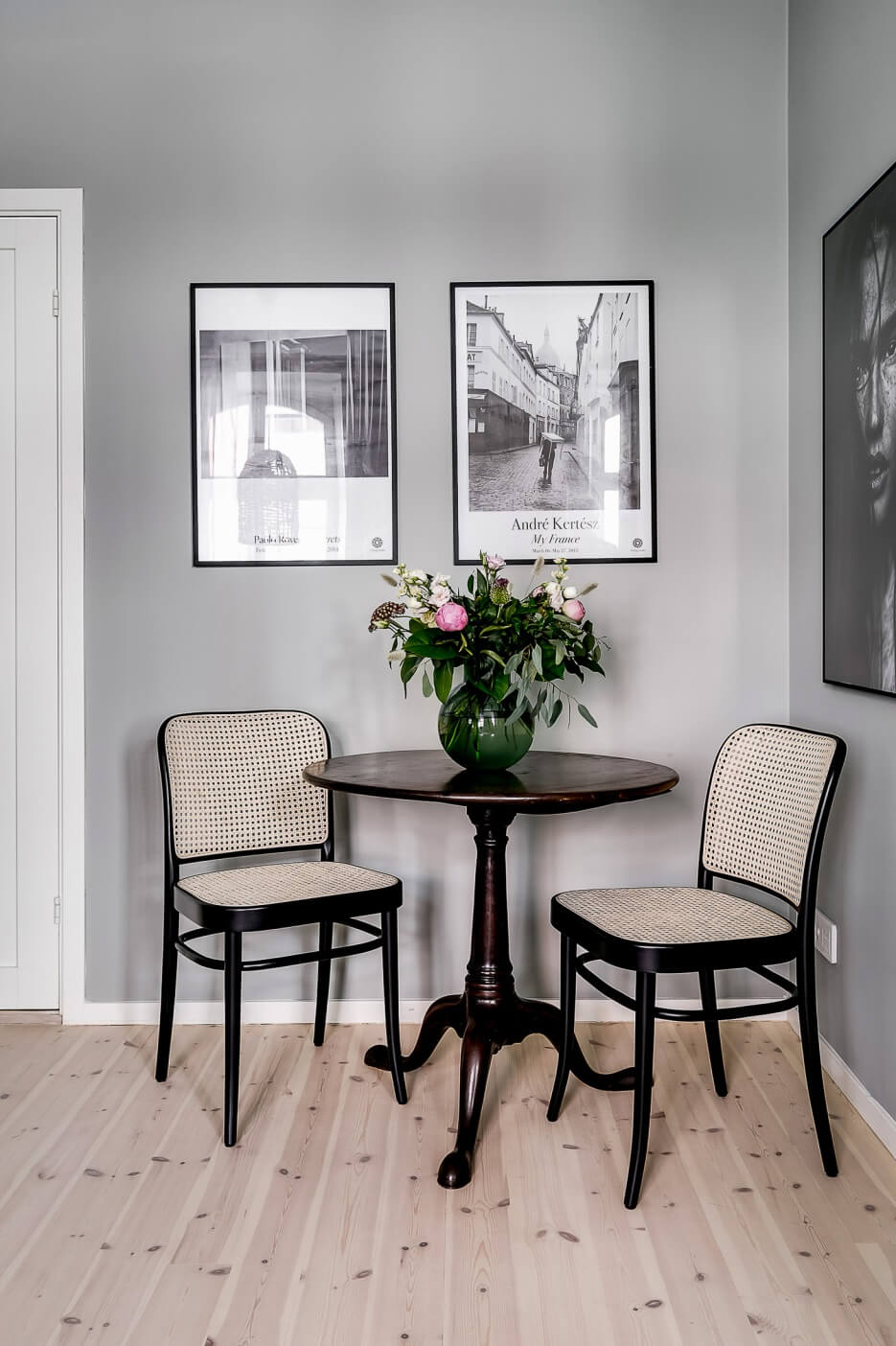 A Small Grey and White Scandinavian Apartment 4 small grey white scandinavian apartment nordroom3 A Small Grey and White Scandinavian Apartment
