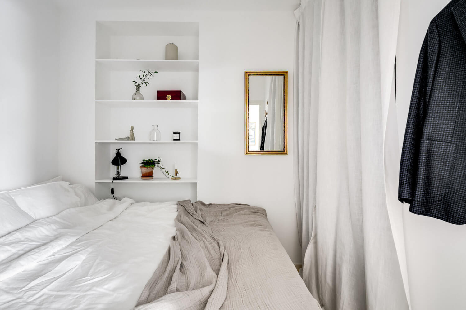 A Small Grey and White Scandinavian Apartment 9 small grey white scandinavian apartment nordroom8 A Small Grey and White Scandinavian Apartment