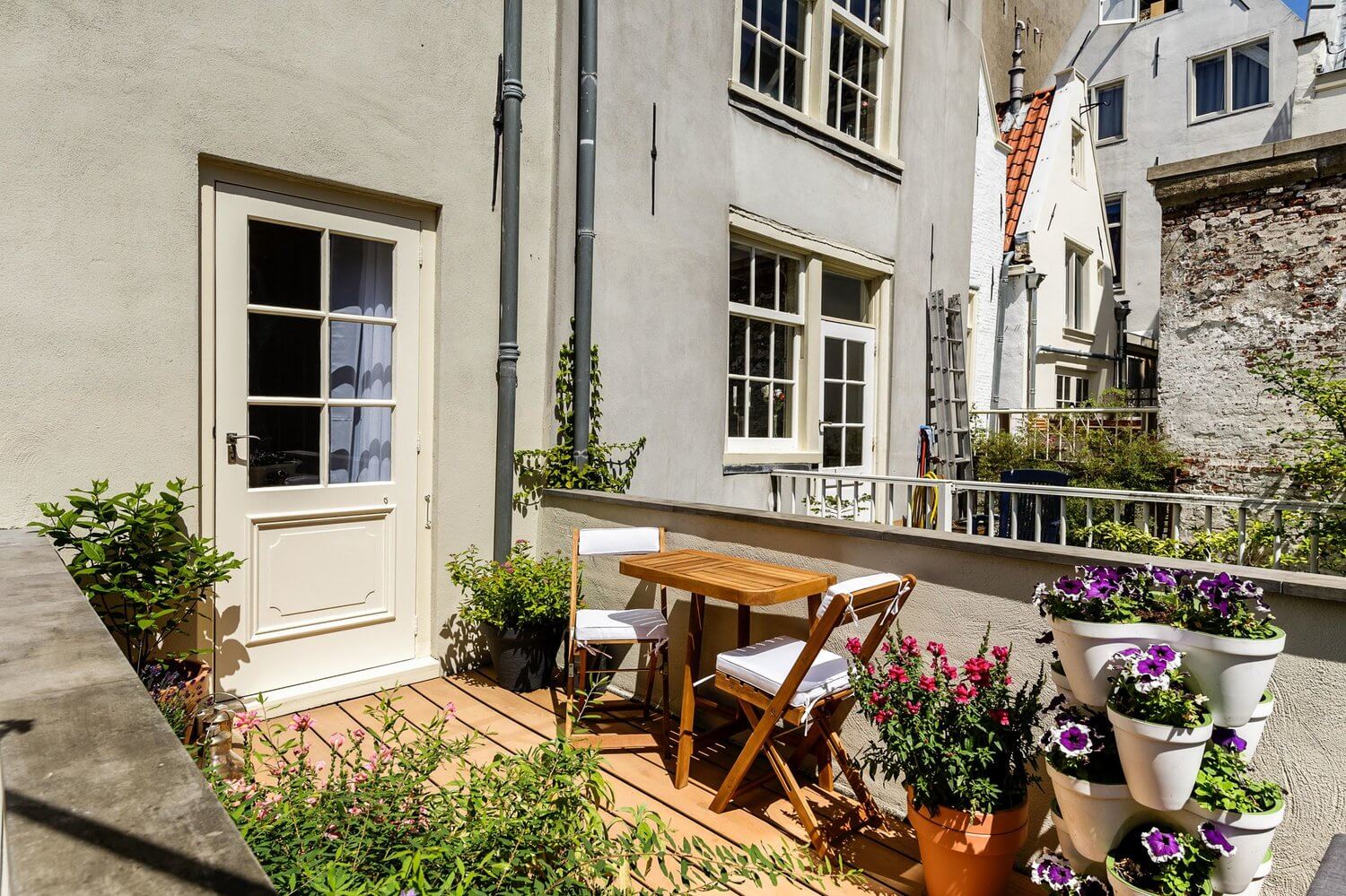 A Characteristic 17th-Century Home in Amsterdam 24 17th century townhouse amsterdam nordroom24 A Characteristic 17th-Century Home in Amsterdam