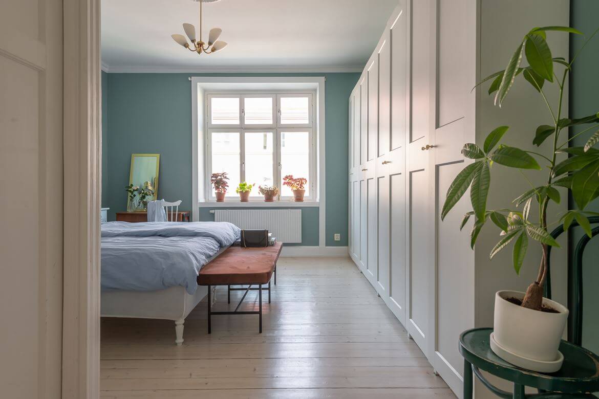 Colorful Touches and Plants in a Scandinavian Apartment 14 TheNordroom ColorfulTouchesinaScandinavianApartment13 Colorful Touches and Plants in a Scandinavian Apartment