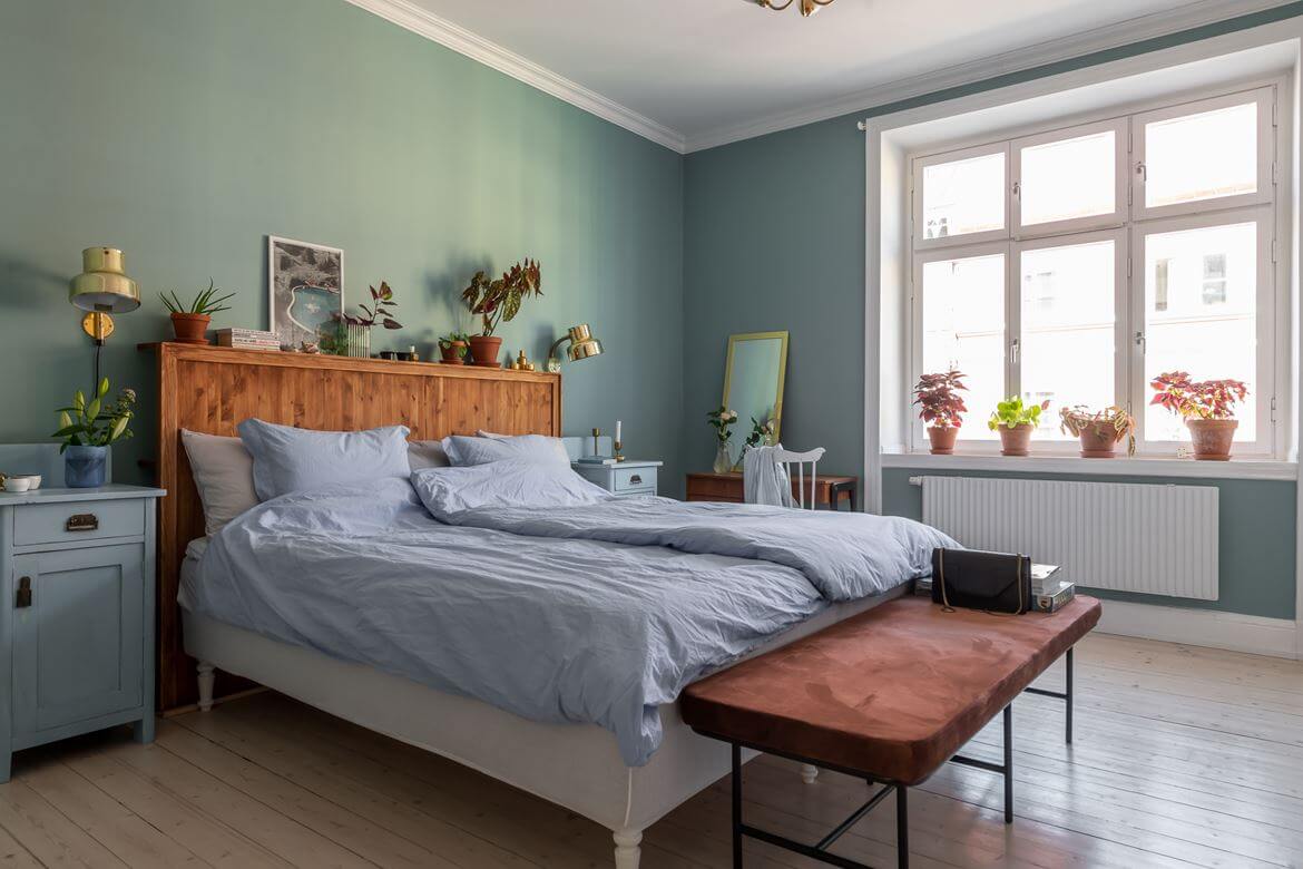 Colorful Touches and Plants in a Scandinavian Apartment 15 TheNordroom ColorfulTouchesinaScandinavianApartment14 Colorful Touches and Plants in a Scandinavian Apartment