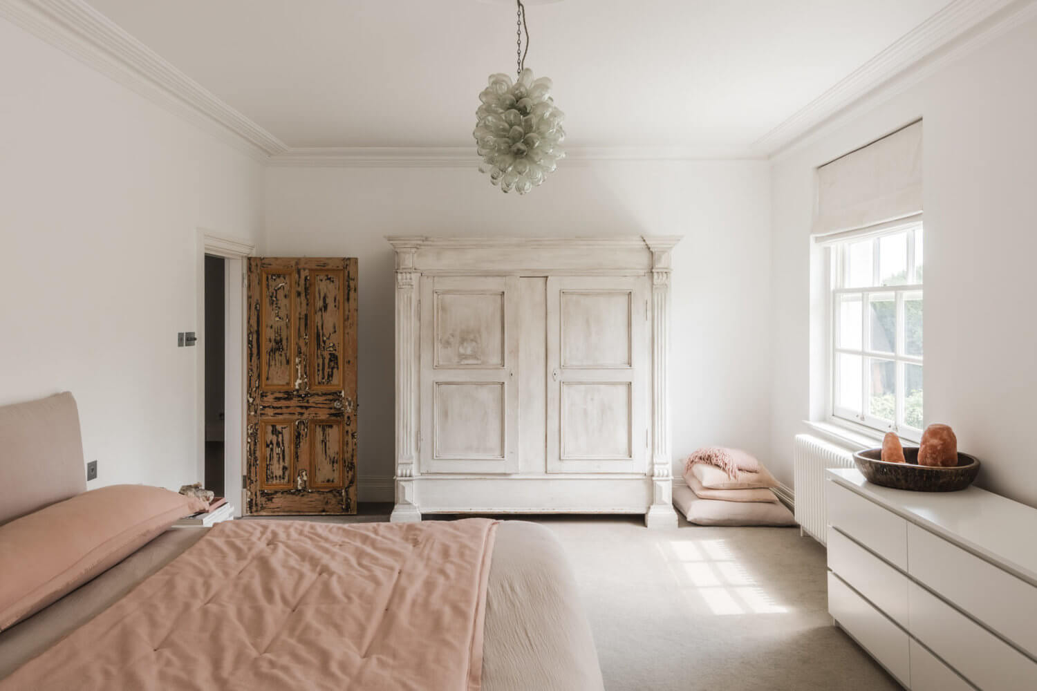 A Serene Minimalistic Country House in England 10 serene minimalistic country house england nordroom9 A Serene Minimalistic Country House in England