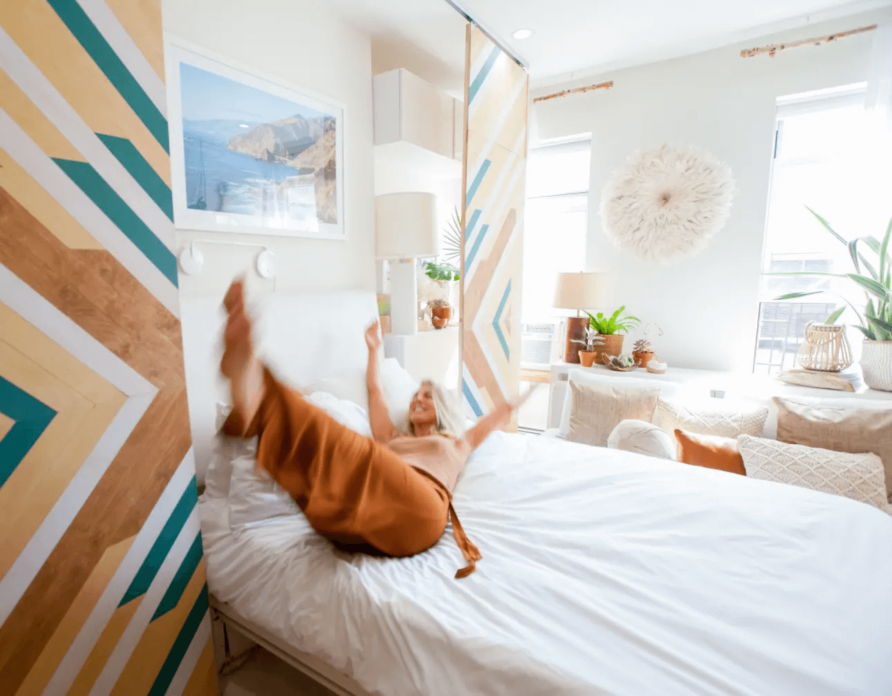 How To Decorate A Studio Apartment 54 studio-apartment-murphy-bed-ideas-nordroom