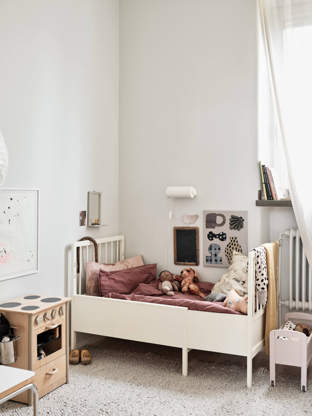 Subtle Pastel Hues In The Home Of Swedish Artist Emilia Ilke 11 subtle pastel colors emilia ilke nordroom10 Subtle Pastel Hues In The Home Of Swedish Artist Emilia Ilke