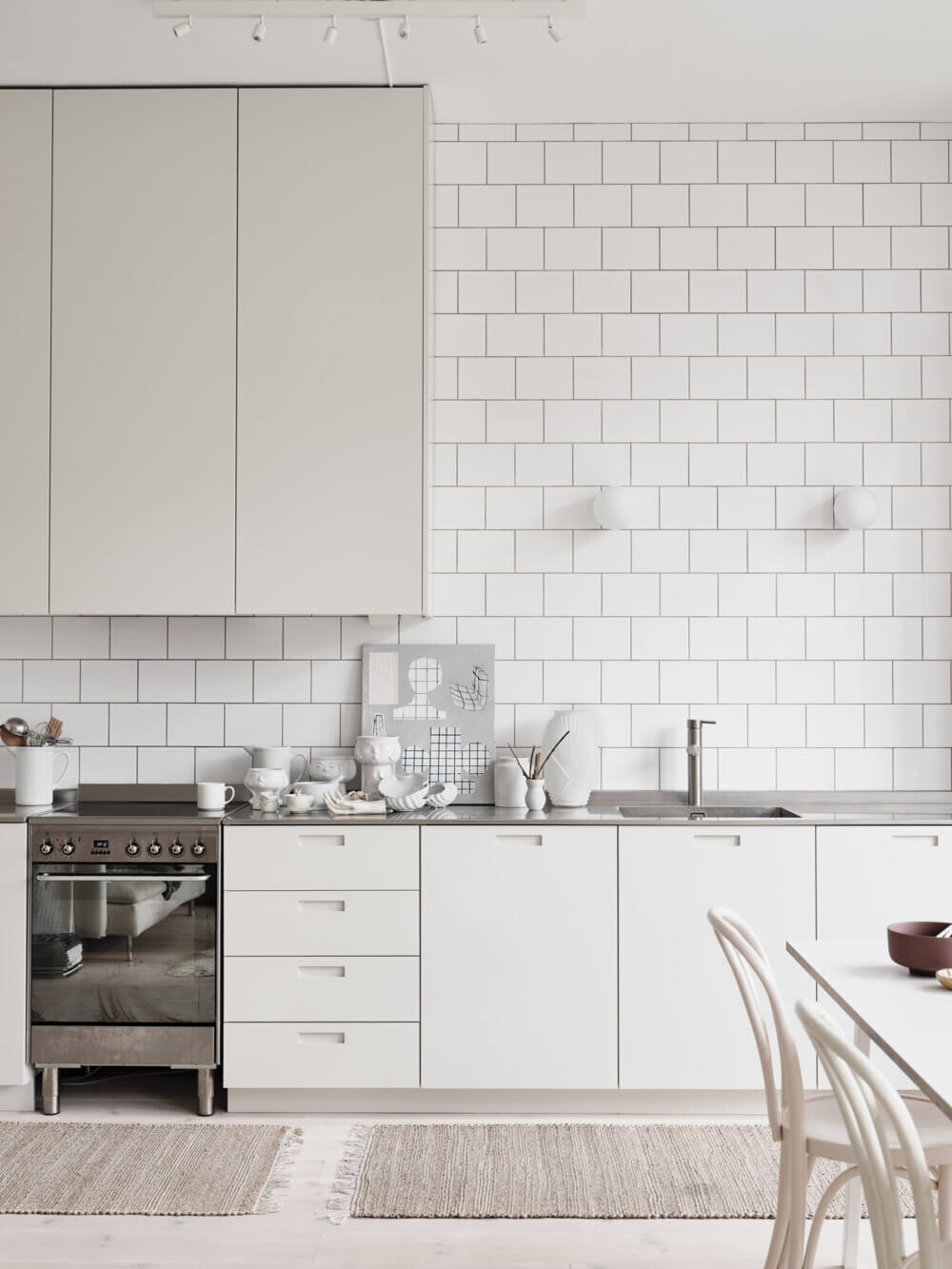 Subtle Pastel Hues In The Home Of Swedish Artist Emilia Ilke 9 subtle pastel colors emilia ilke nordroom8 Subtle Pastel Hues In The Home Of Swedish Artist Emilia Ilke