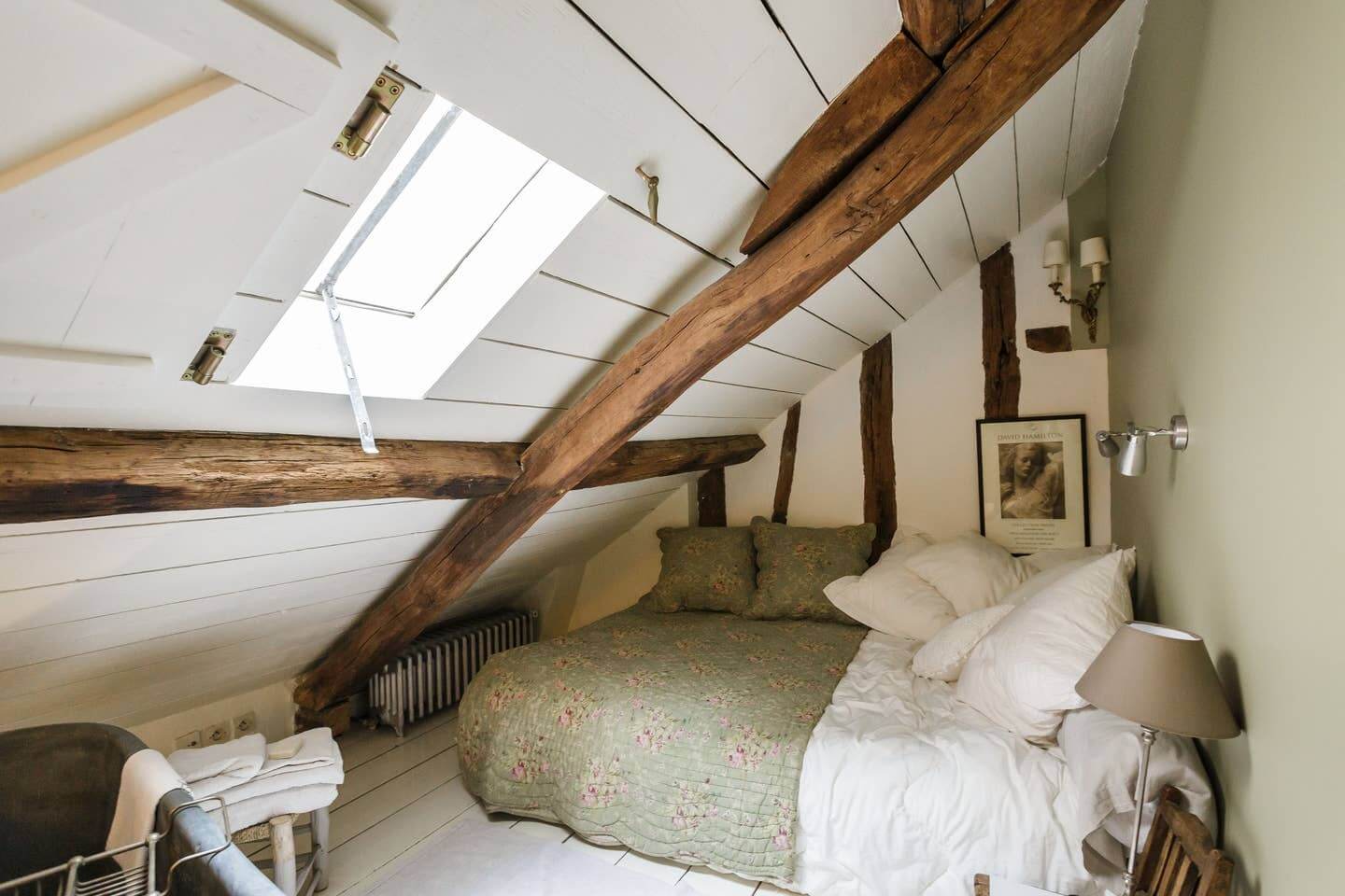 A Cozy Airbnb Apartment in an 18th-Century Building in Paris 12 18th century paris airbnb apartment nordroom11 A Cozy Airbnb Apartment in an 18th-Century Building in Paris