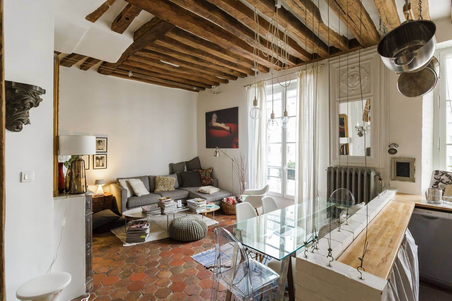 A Cozy Airbnb Apartment in an 18th-Century Building in Paris 4 18th century paris airbnb apartment nordroom3 A Cozy Airbnb Apartment in an 18th-Century Building in Paris