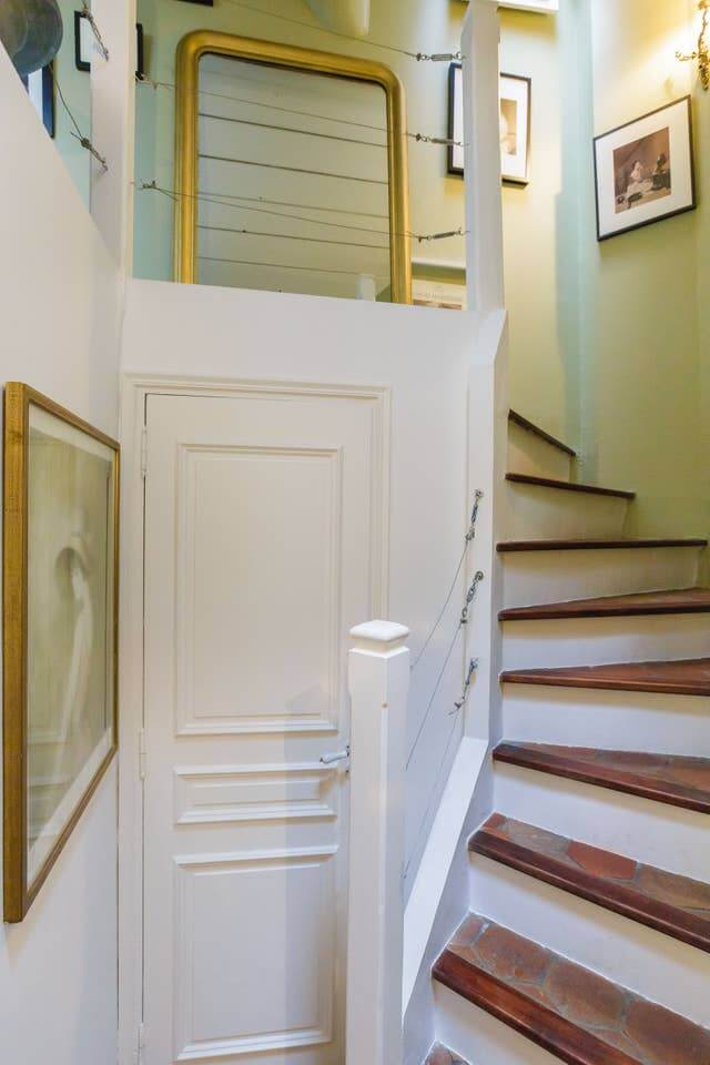 A Cozy Airbnb Apartment in an 18th-Century Building in Paris 10 18th century paris airbnb apartment nordroom9 A Cozy Airbnb Apartment in an 18th-Century Building in Paris