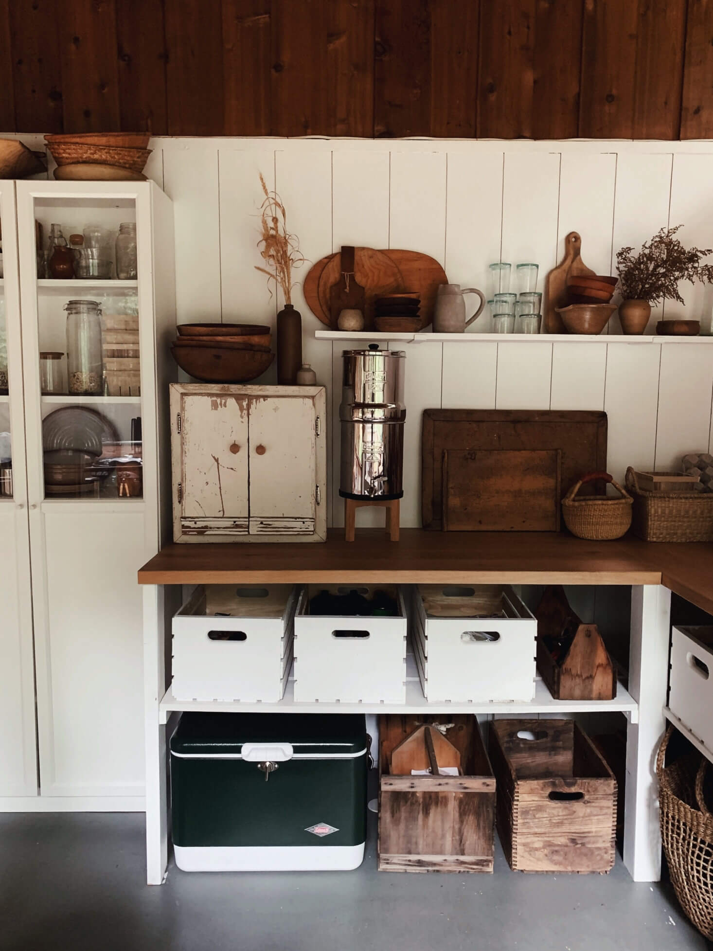 A Cabin in the Woods by Forestbound Founder Alice Saunders 5 cabin in the woods forestbound nordroom4 A Cabin in the Woods by Forestbound Founder Alice Saunders
