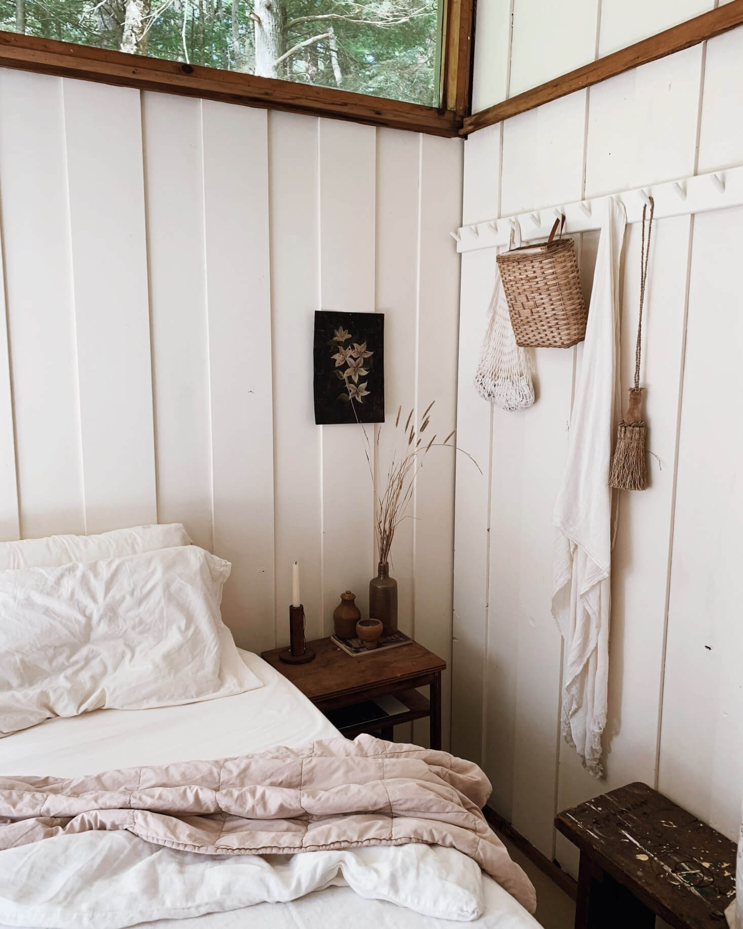 A Cabin in the Woods by Forestbound Founder Alice Saunders 7 cabin in the woods forestbound nordroom6 A Cabin in the Woods by Forestbound Founder Alice Saunders