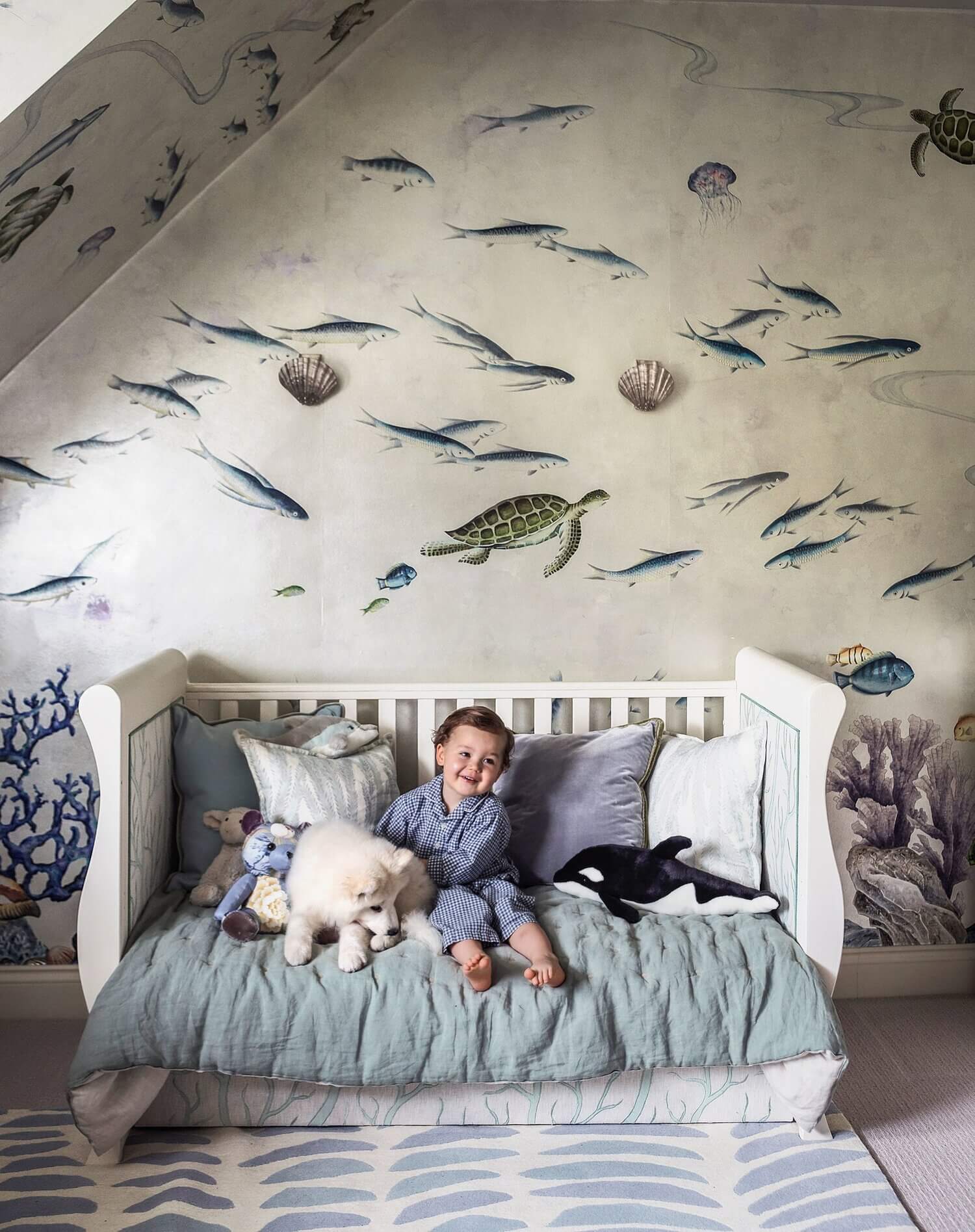 A Colorful London Home with De Gournay Wallpaper in Every Room 7 colorful london home de gournay wallpaper nordroom6 A Colorful London Home with De Gournay Wallpaper in Every Room