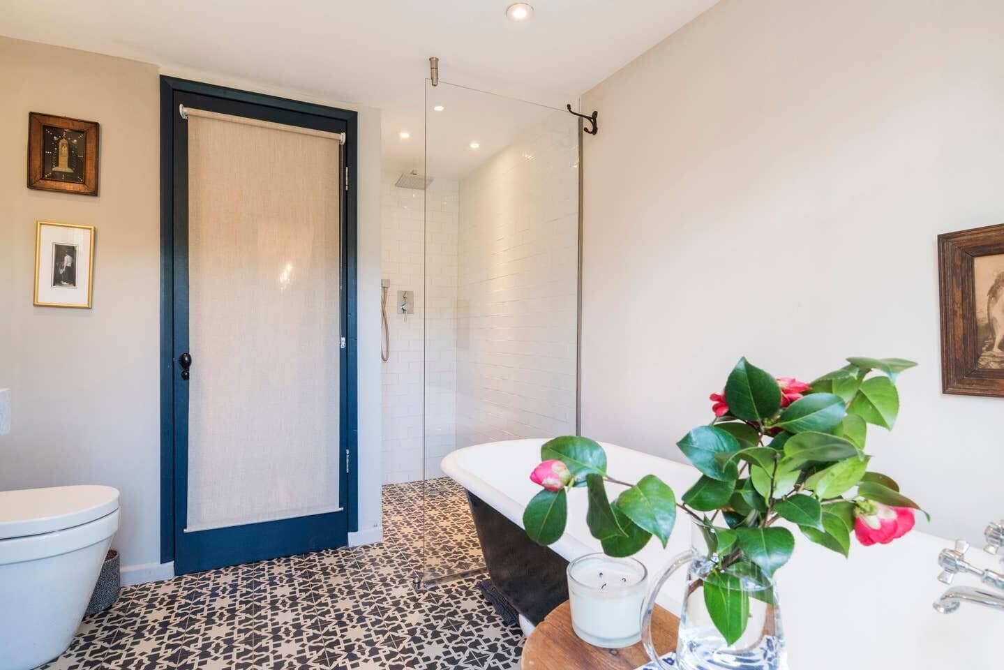 A Combination of Styles in Stunning London Airbnb 12 london airbnb nordroom11 A Combination of Styles in Stunning London Airbnb
