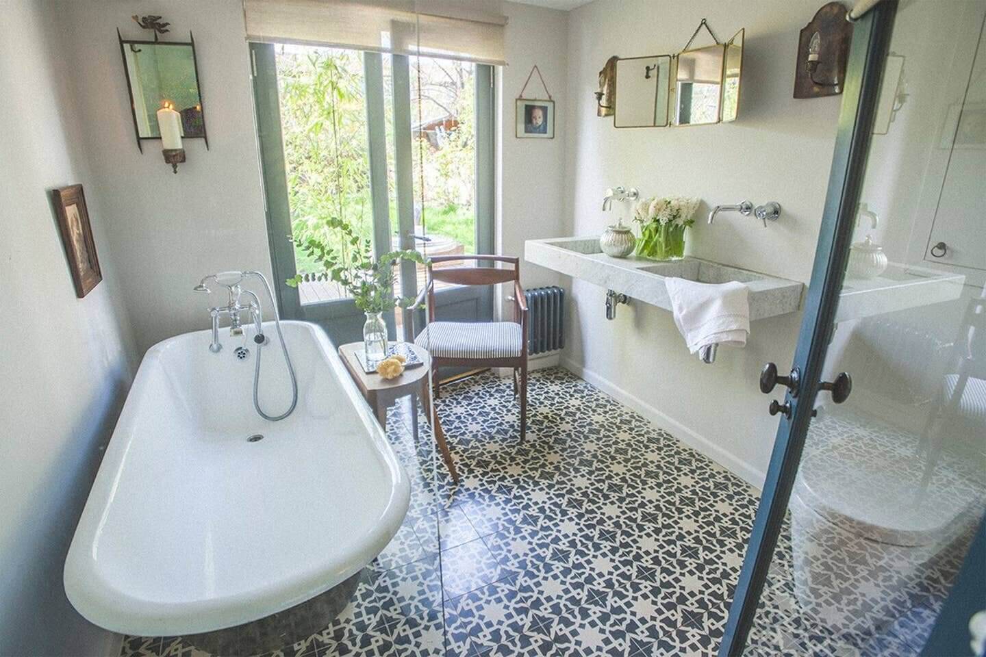 A Combination of Styles in Stunning London Airbnb 13 london airbnb nordroom12 A Combination of Styles in Stunning London Airbnb