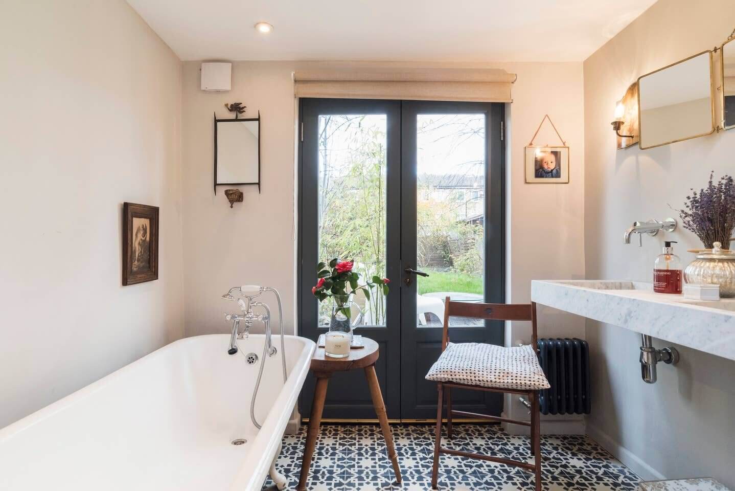 A Combination of Styles in Stunning London Airbnb 10 london airbnb nordroom9 A Combination of Styles in Stunning London Airbnb