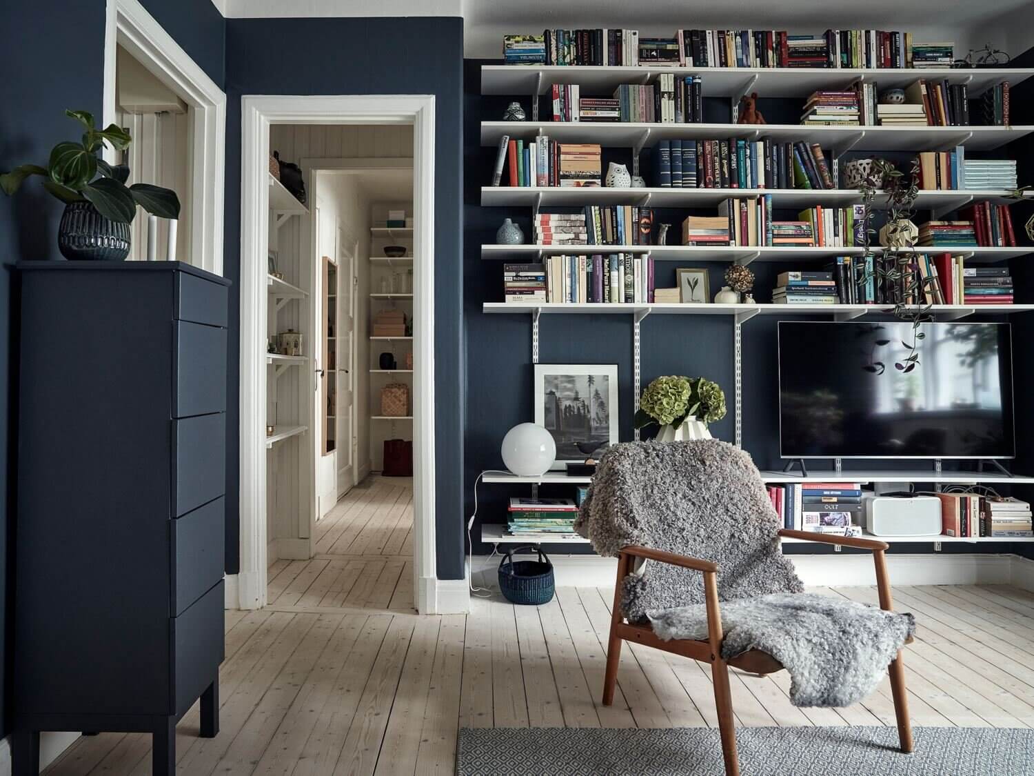 A Cozy Apartment With A Deep Blue Living Room 6 cozy apartment blue living room nordroom5 A Cozy Apartment With A Deep Blue Living Room