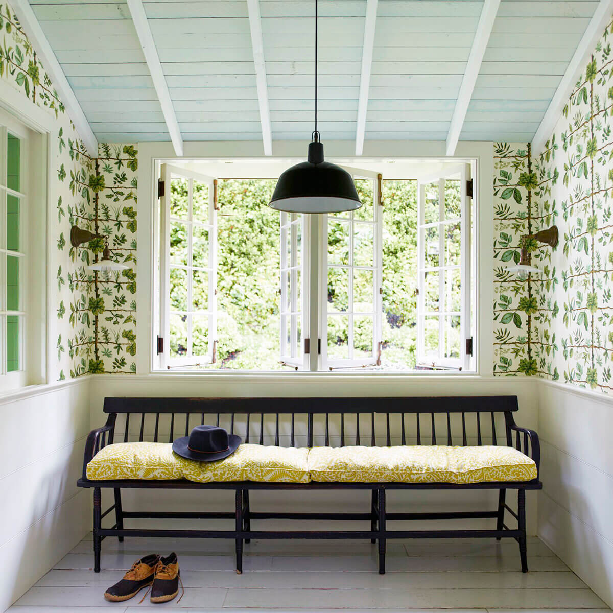 English Cottage Meets California Cool in a Mill Valley Home 9 english cottage meets california cool mill valley home nordroom8 English Cottage Meets California Cool in a Mill Valley Home