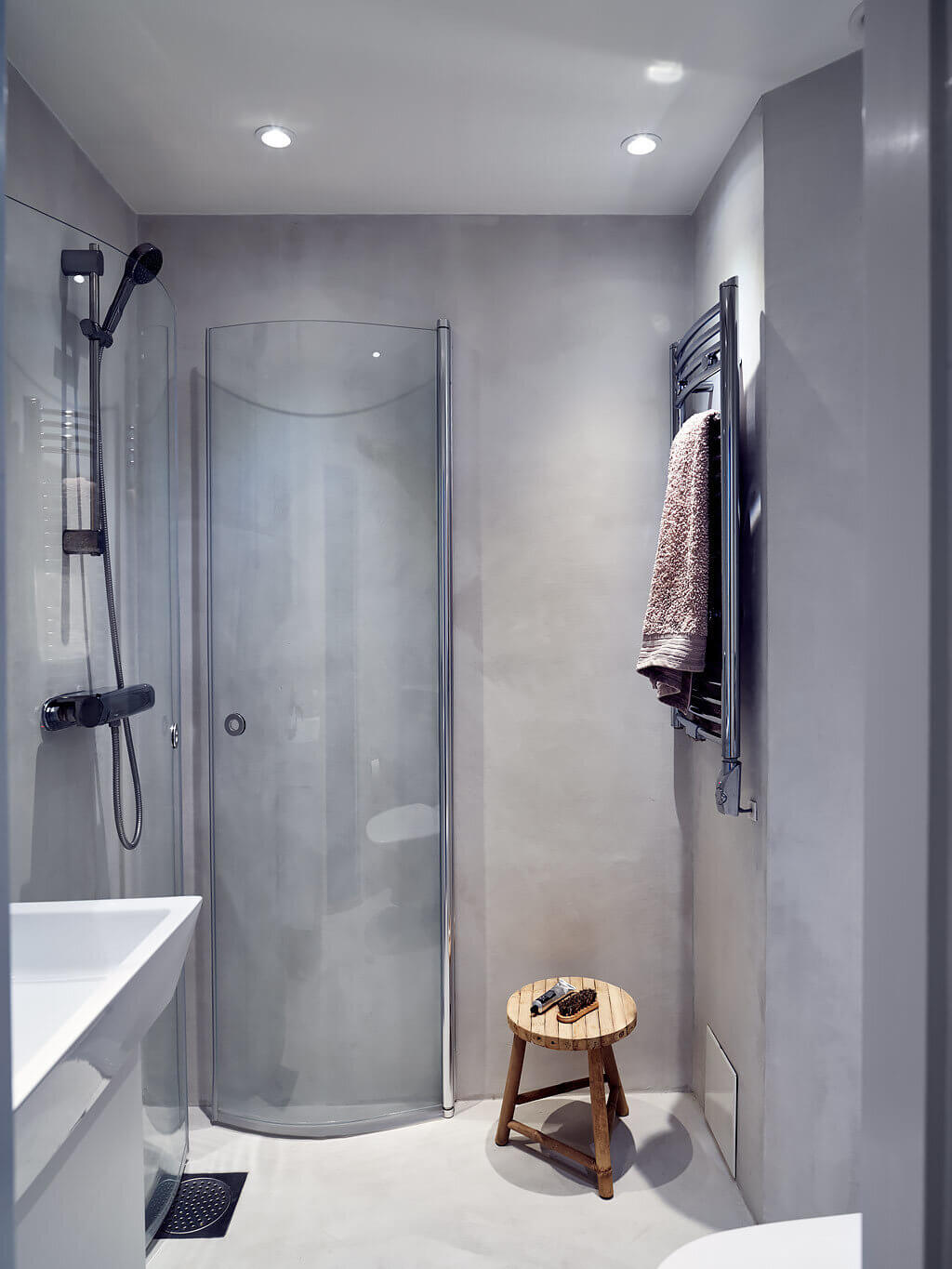 A Serene Scandinavian Apartment Decorated in Grey Tones 20 serene grey scandinavian apartment nordroom19 A Serene Scandinavian Apartment Decorated in Grey Tones