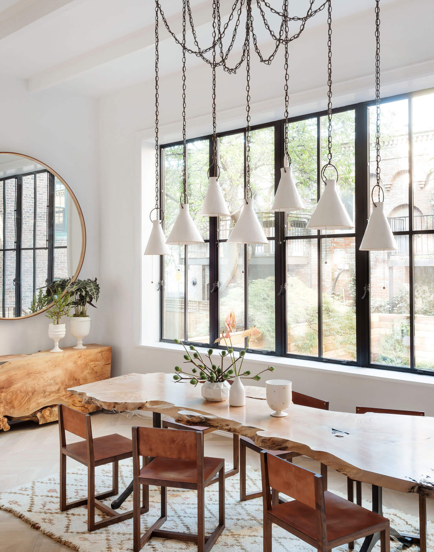 A Bright Art-Filled Townhouse Designed by The Brooklyn Home Company 2 art filled townhouse brooklyn nordroom1 A Bright Art-Filled Townhouse Designed by The Brooklyn Home Company