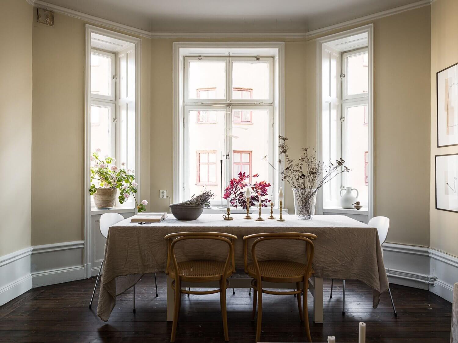 Earth Tones in a Warm Scandinavian Apartment 5 earth tones scandinavian apartment nordroom4 Earth Tones in a Warm Scandinavian Apartment