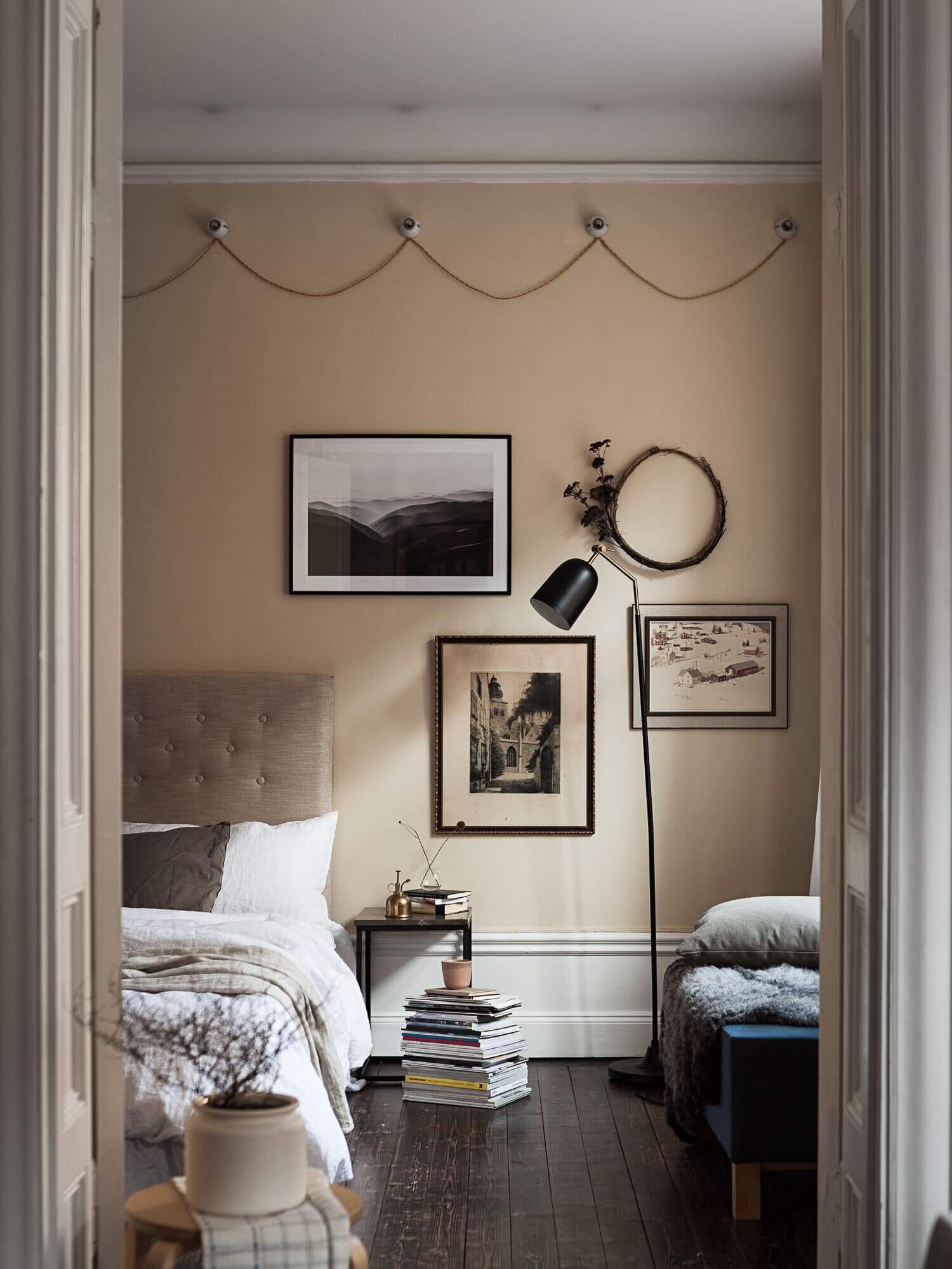 Earth Tones in a Warm Scandinavian Apartment 8 earth tones scandinavian apartment nordroom8 Earth Tones in a Warm Scandinavian Apartment