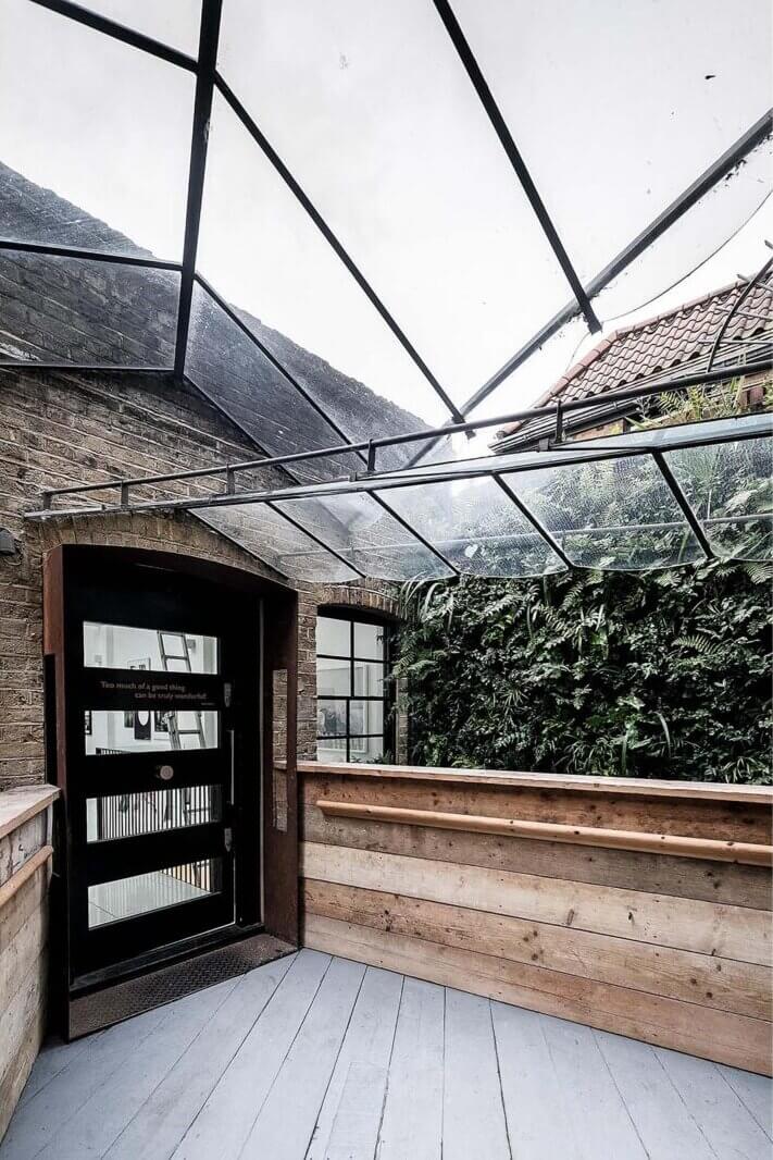 A Beautiful Restored Georgian Townhouse in London 16 restored georgian townhouse london nordroom15 A Beautiful Restored Georgian Townhouse in London