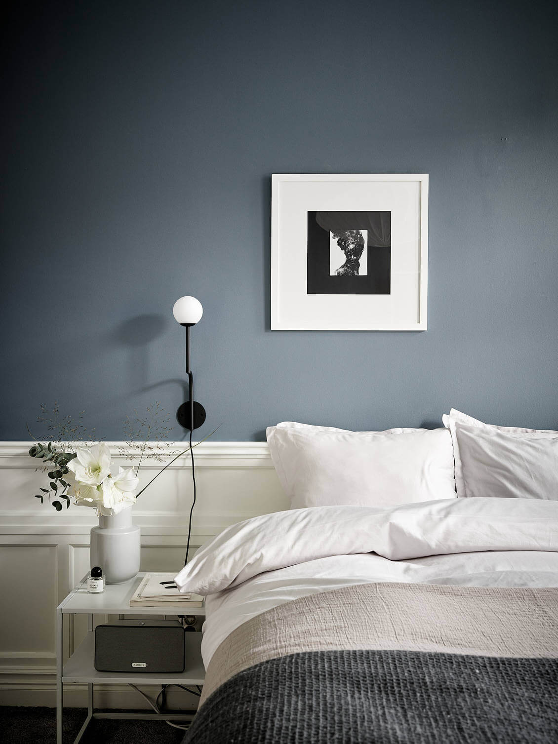 Calm Color Tones in a Scandinavian Apartment with Black Kitchen 13 scandinavian apartment black kitchen nordroom12 Calm Color Tones in a Scandinavian Apartment with Black Kitchen