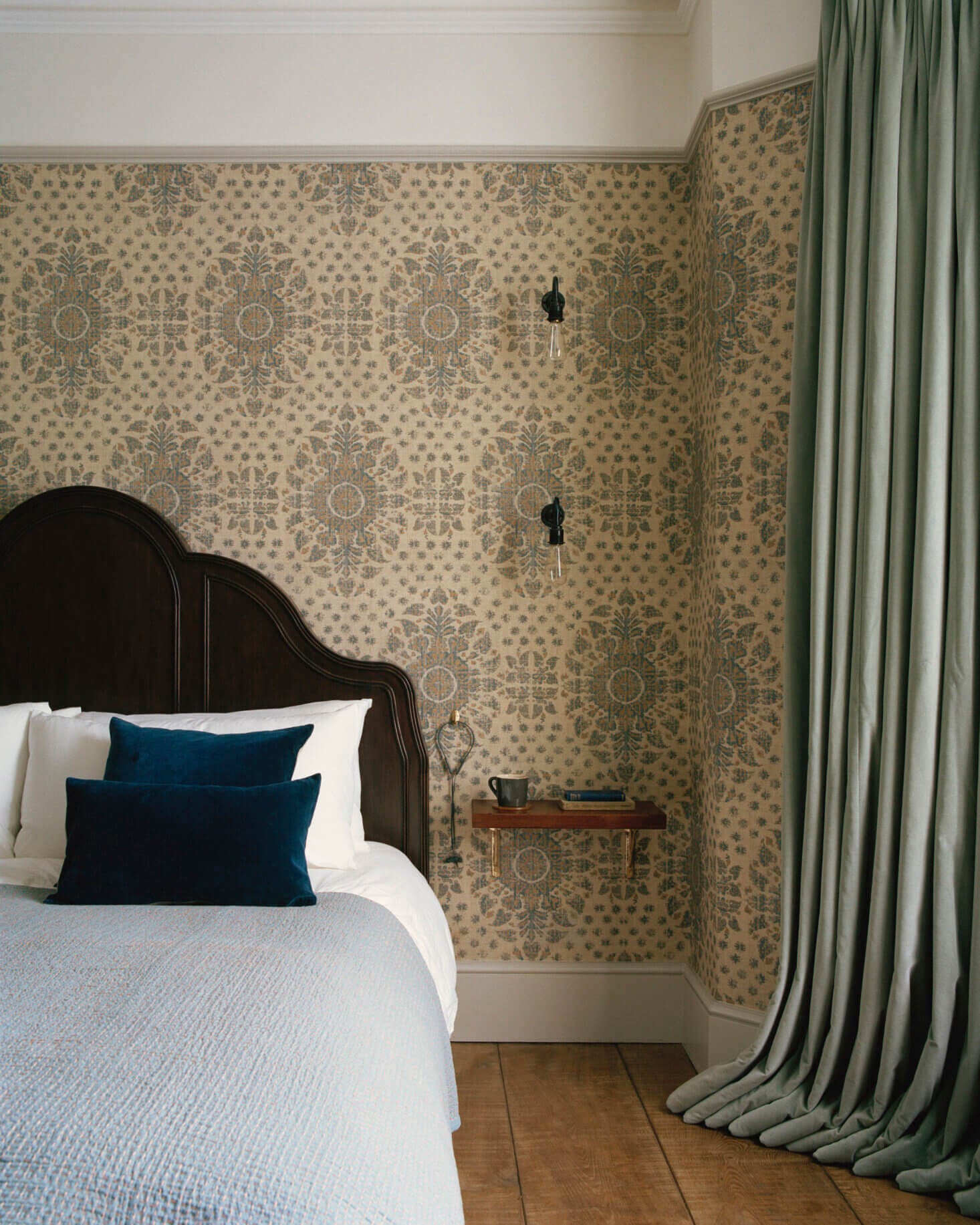A Victorian Home in London Remodeled by Mark Lewis 12 victorian home london nordroom11 A Victorian Home in London Remodeled by Mark Lewis