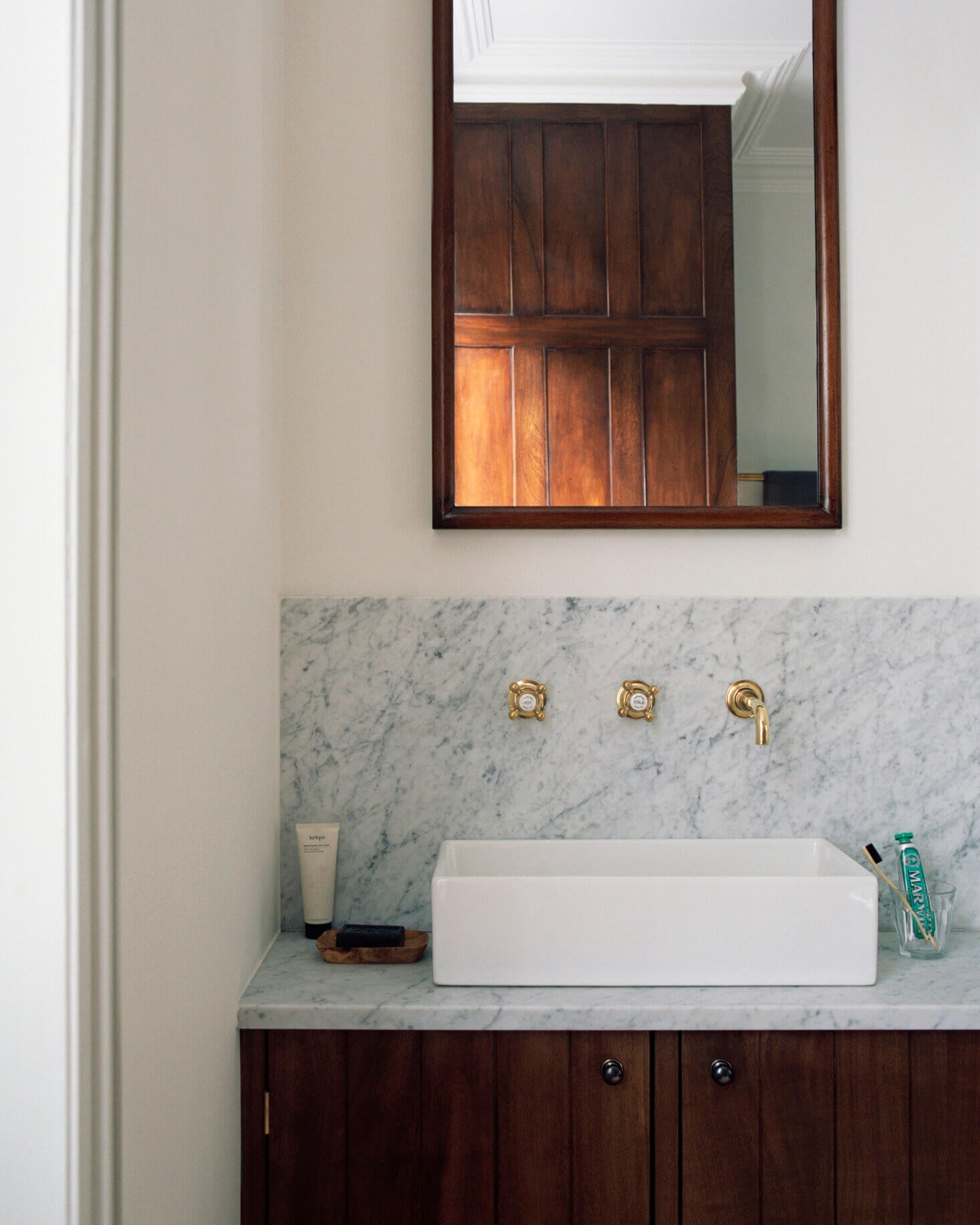 A Victorian Home in London Remodeled by Mark Lewis 14 victorian home london nordroom13 A Victorian Home in London Remodeled by Mark Lewis