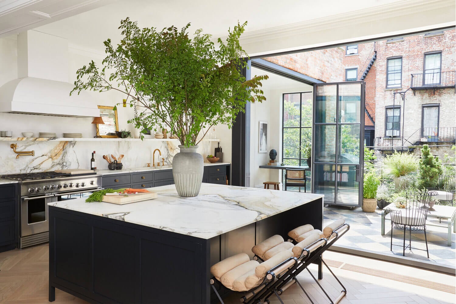 The Brooklyn Townhouse of EyeSwoon Founder Athena Calderone 1 brooklyn townhouse eyeswoon athena calderone nordroom The Brooklyn Townhouse of EyeSwoon Founder Athena Calderone