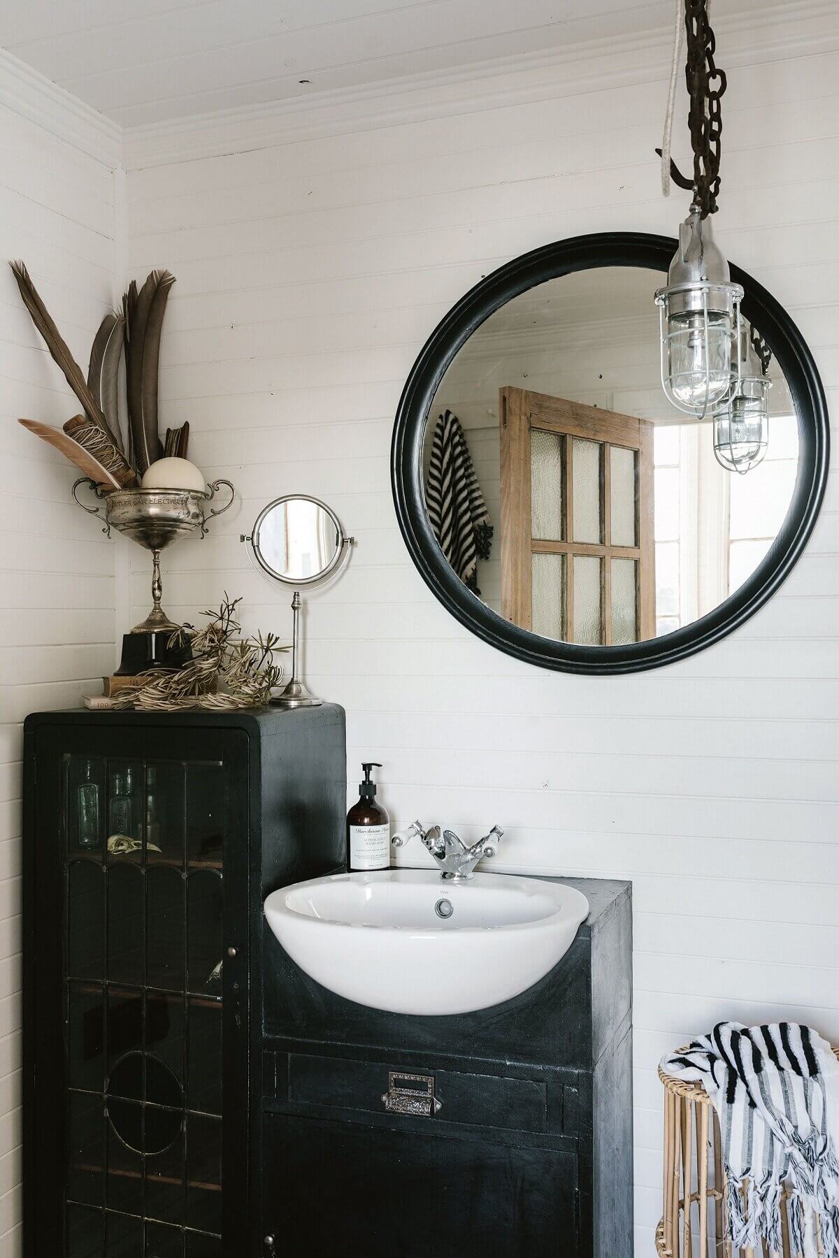 Captains Rest: A Vintage Cottage on Tasmania's West Coast 15 captains rest airbnb cottage tasmania nordroom14 Captains Rest: A Vintage Cottage on Tasmania's West Coast