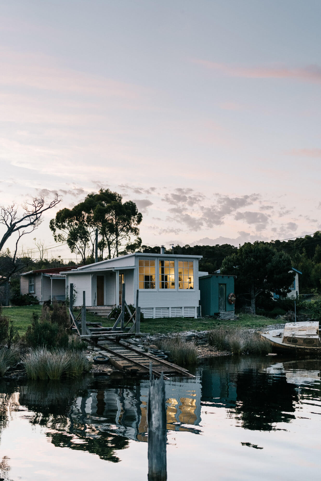 Captains Rest: A Vintage Cottage on Tasmania's West Coast 19 captains rest airbnb cottage tasmania nordroom18 Captains Rest: A Vintage Cottage on Tasmania's West Coast