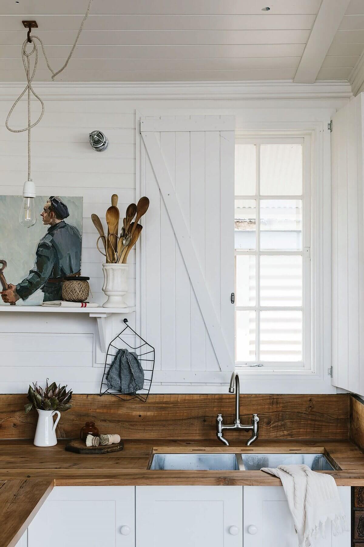Captains Rest: A Vintage Cottage on Tasmania's West Coast 5 captains rest airbnb cottage tasmania nordroom4 Captains Rest: A Vintage Cottage on Tasmania's West Coast
