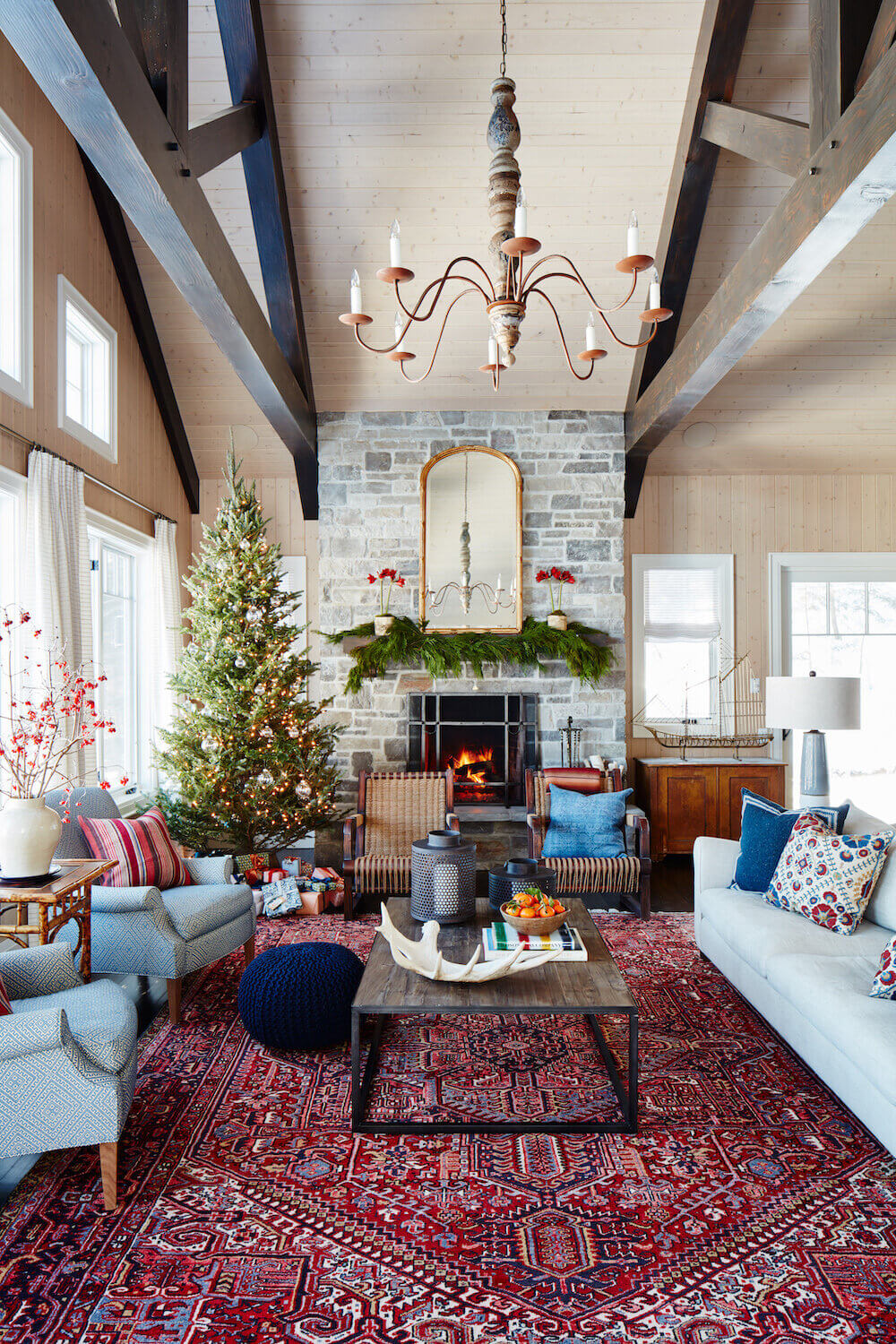 Holiday Decorations in a Warm Canadian Home 1 holiday decor canadian home nordroom Holiday Decorations in a Warm Canadian Home
