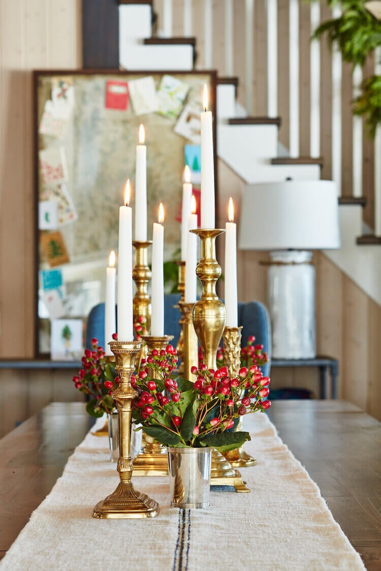 Holiday Decorations in a Warm Canadian Home 6 holiday decor canadian home nordroom5 Holiday Decorations in a Warm Canadian Home