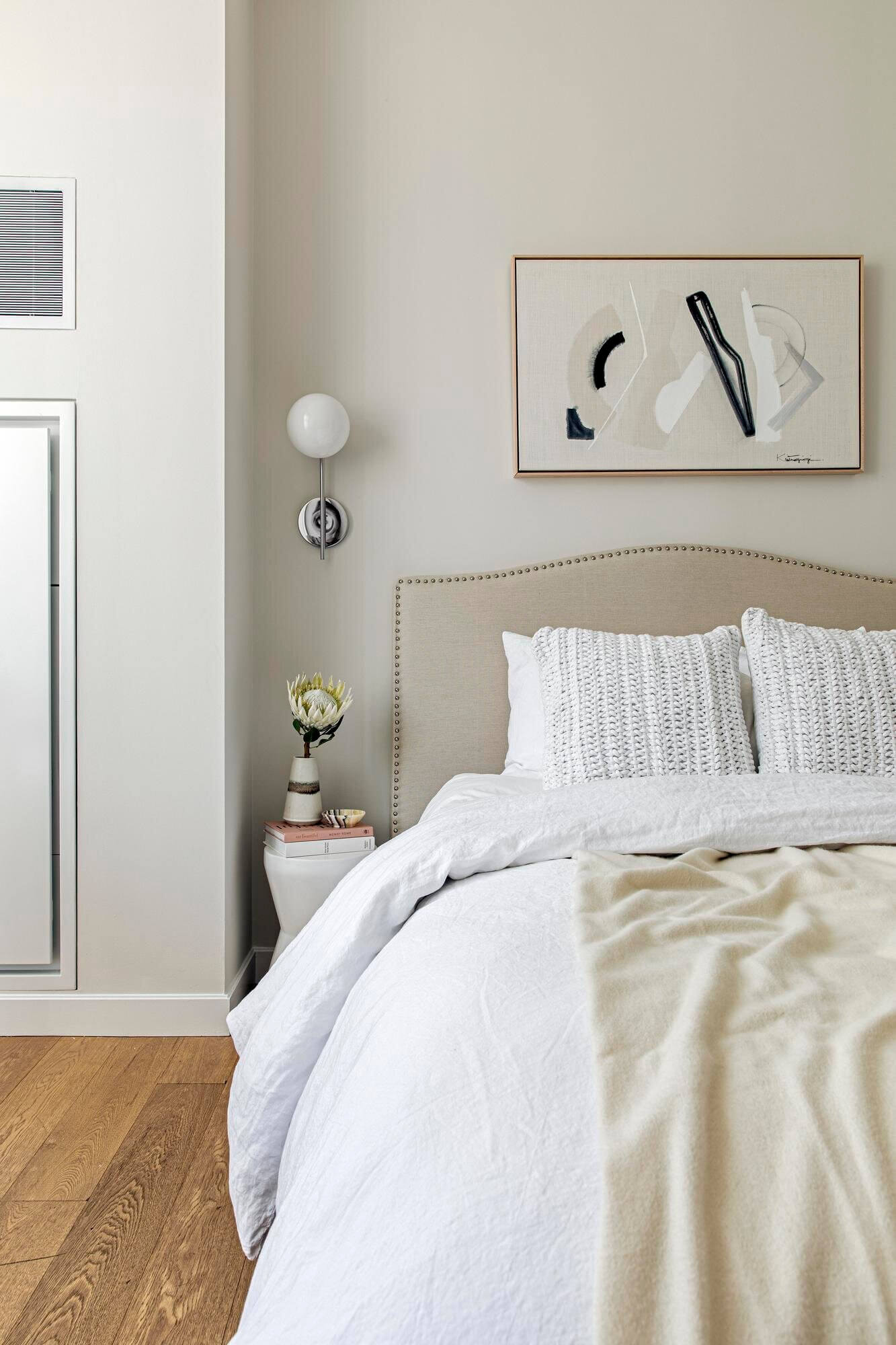 Calm Neutral Tones in a New York Apartment 13 neutral new york apartment nordroom12 Calm Neutral Tones in a New York Apartment