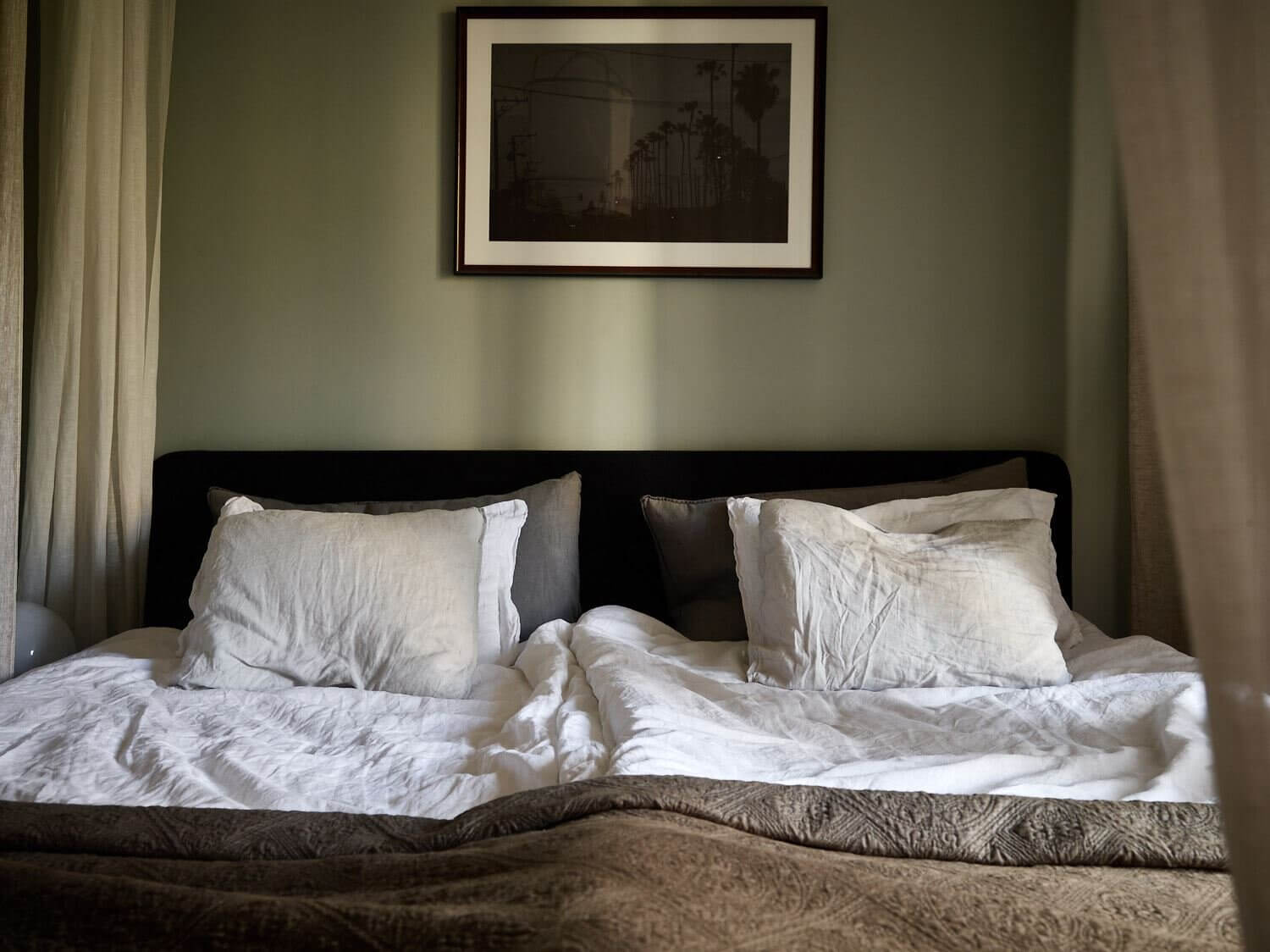 A Warm Scandinavian Apartment Decorated in Brown Tones 8 brown scandinavian apartment nordroom7 A Warm Scandinavian Apartment Decorated in Brown Tones