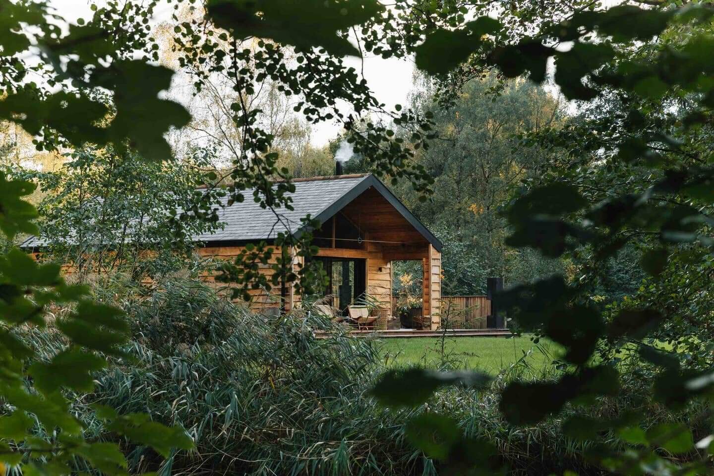 A Handcrafted Lakeside Cabin in the English Countryside 11 handcrafted lakeside cabin england nordroom14 A Handcrafted Lakeside Cabin in the English Countryside