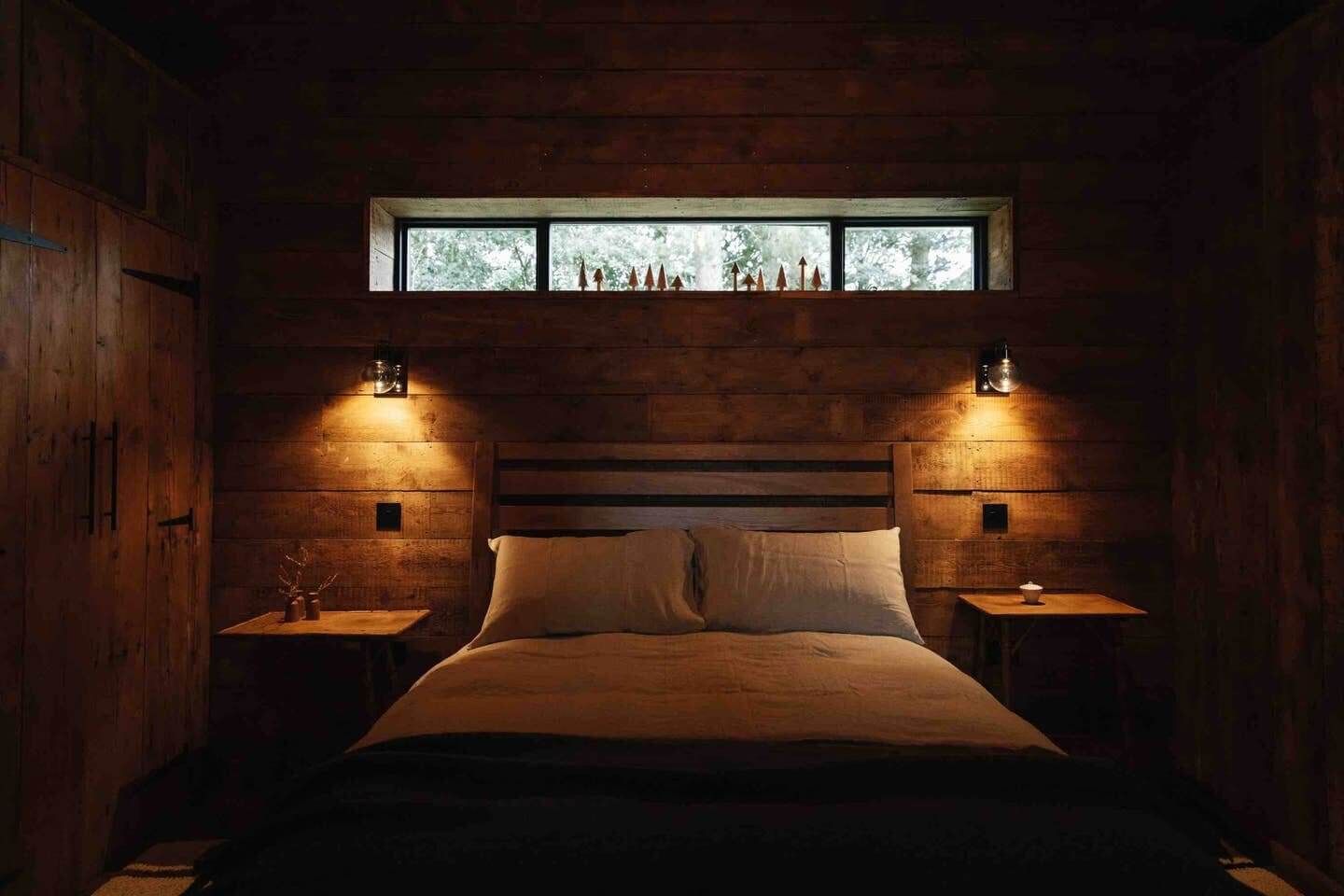 A Handcrafted Lakeside Cabin in the English Countryside 6 handcrafted lakeside cabin england nordroom5 A Handcrafted Lakeside Cabin in the English Countryside